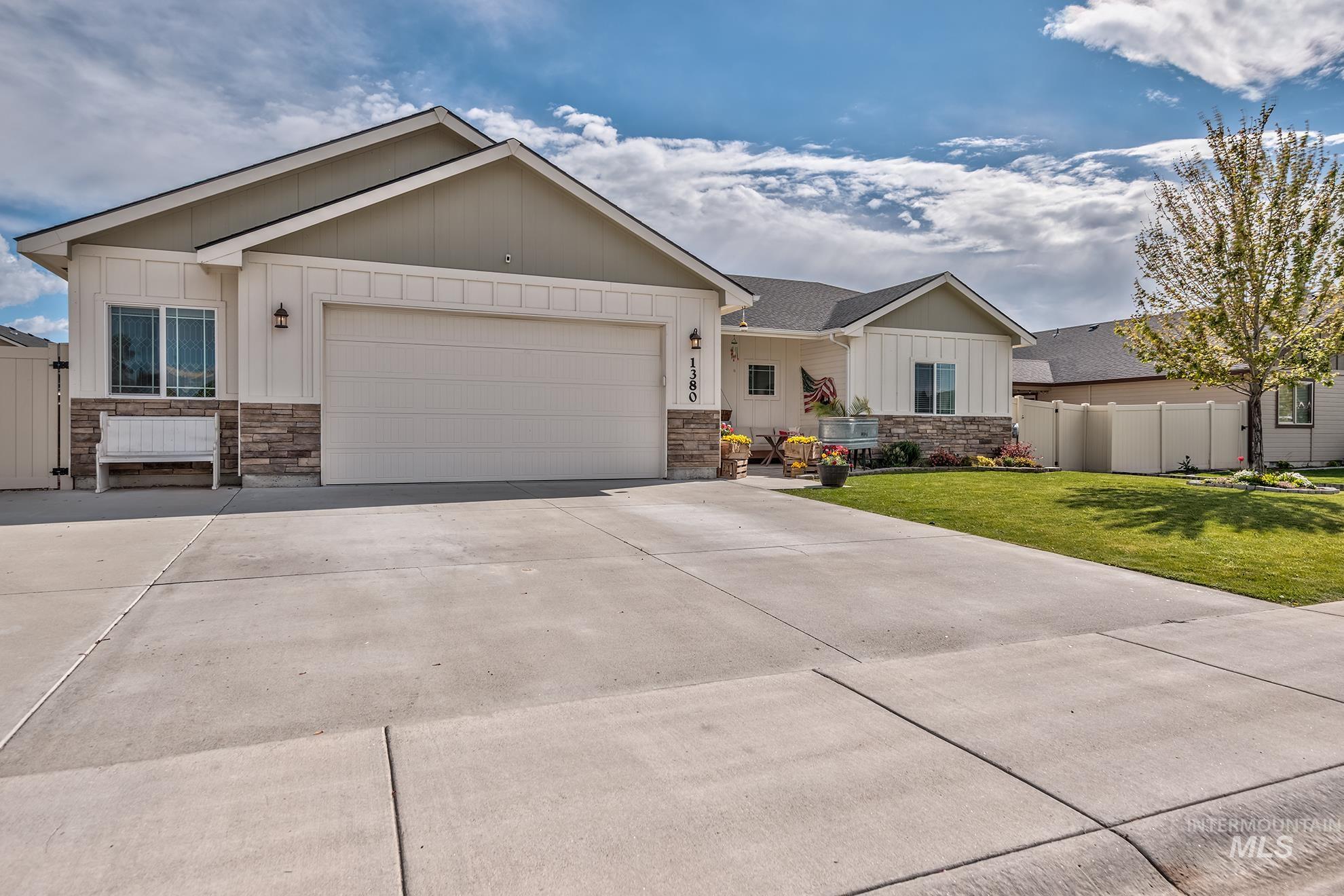 1380 Tamarack St, Fruitland, Idaho 83619, 3 Bedrooms, 2 Bathrooms, Residential For Sale, Price $380,000, 98983871