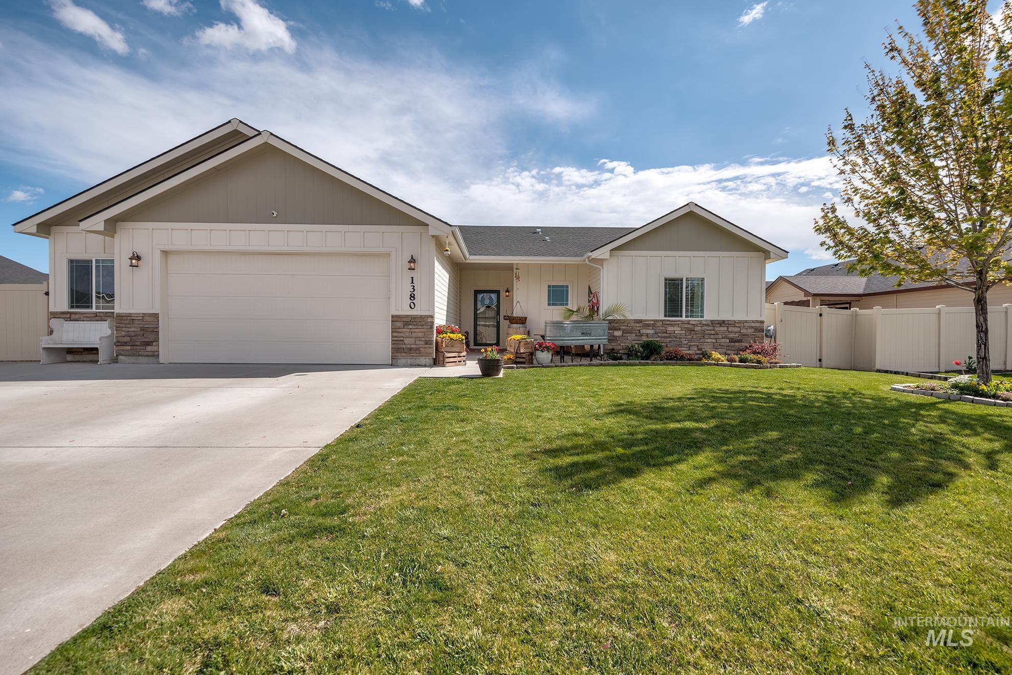 1380 Tamarack St, Fruitland, Idaho 83619, 3 Bedrooms, 2 Bathrooms, Residential For Sale, Price $380,000, 98983871