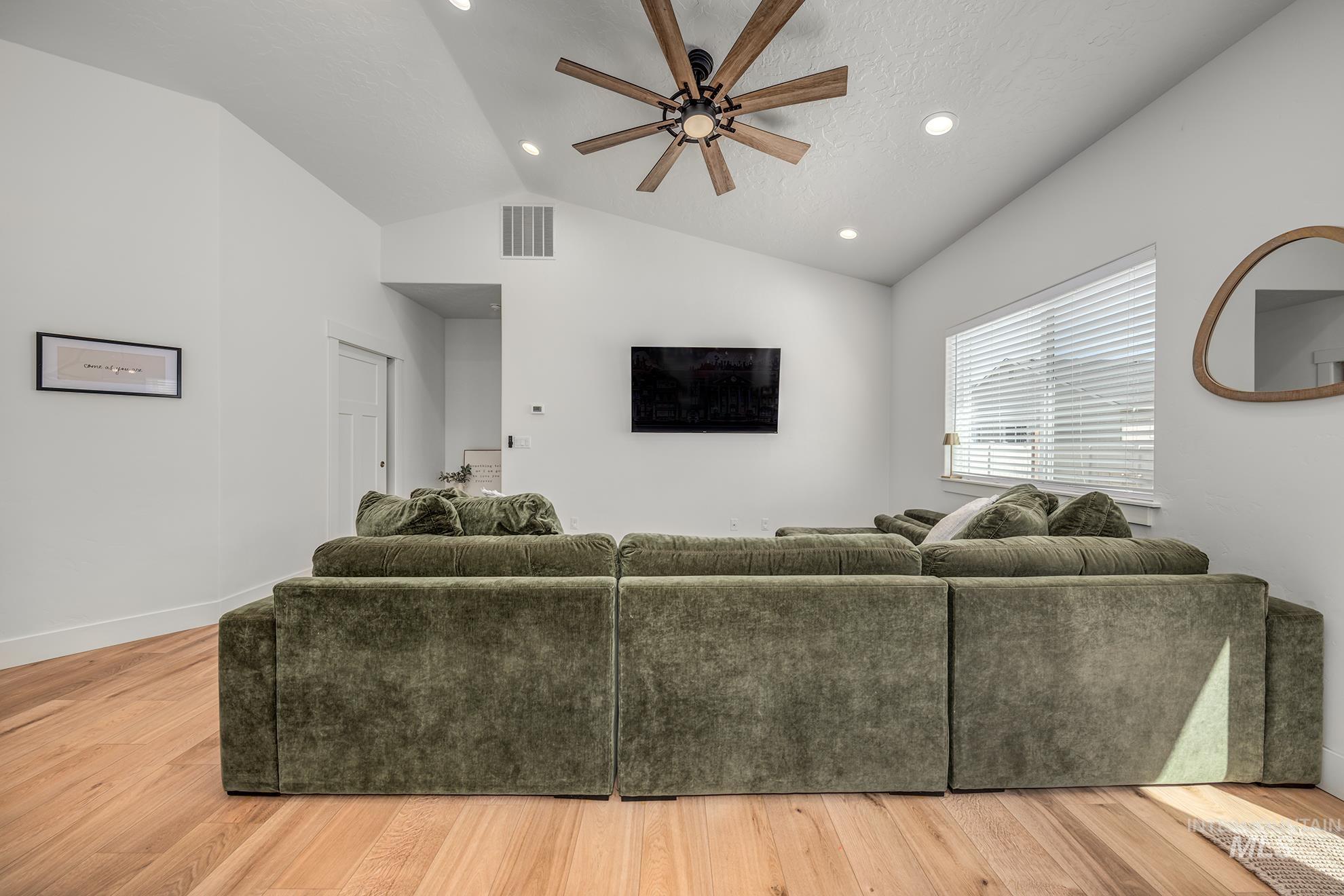 1380 Tamarack St, Fruitland, Idaho 83619, 3 Bedrooms, 2 Bathrooms, Residential For Sale, Price $380,000, 98983871