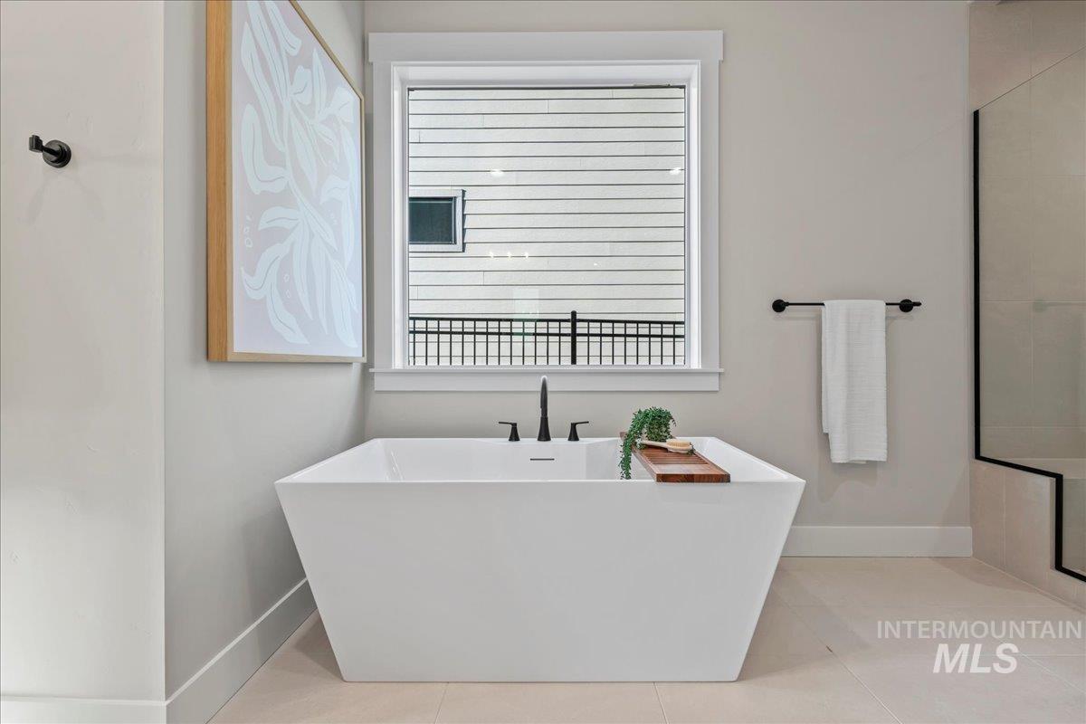 6880 E Chicken Hawk Loop, Nampa, Idaho 83686, 4 Bedrooms, 4 Bathrooms, Residential For Sale, Price $1,050,000, 98983872