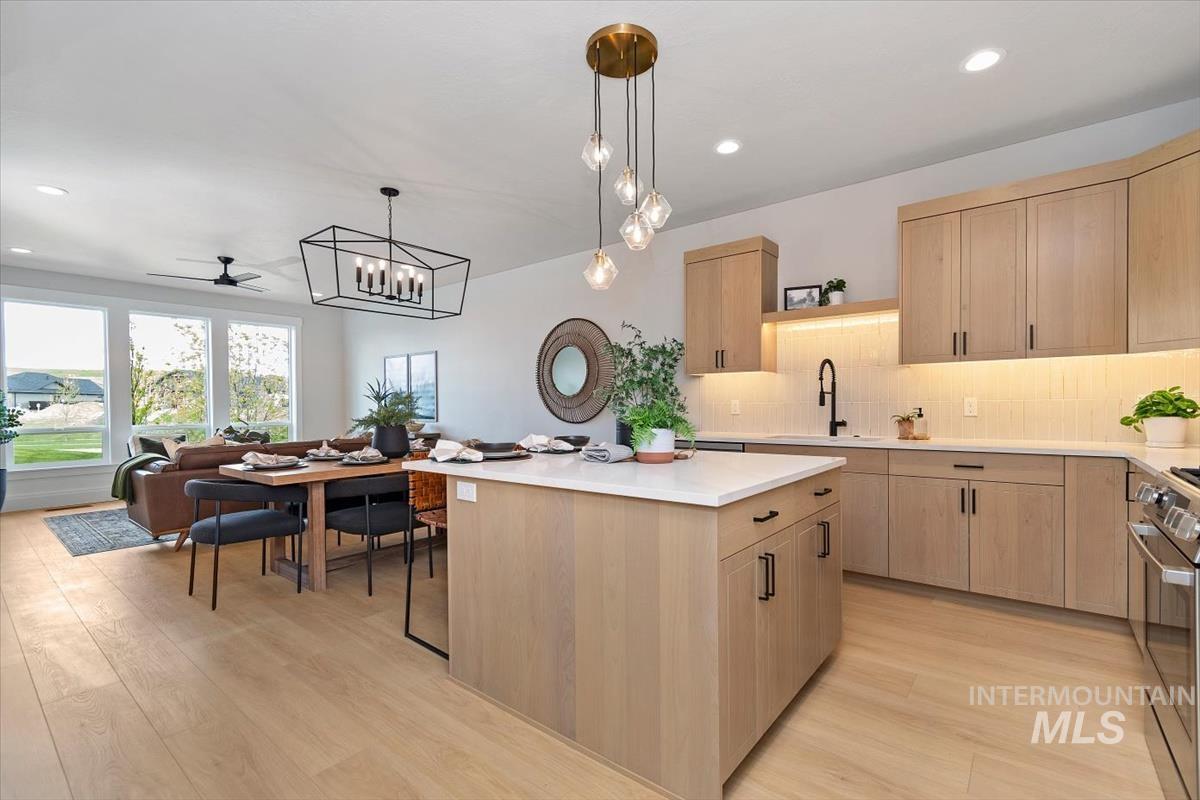 6389 N Birch Run Ln, Eagle, Idaho 83616, 3 Bedrooms, 2.5 Bathrooms, Residential For Sale, Price $469,800, 98983875