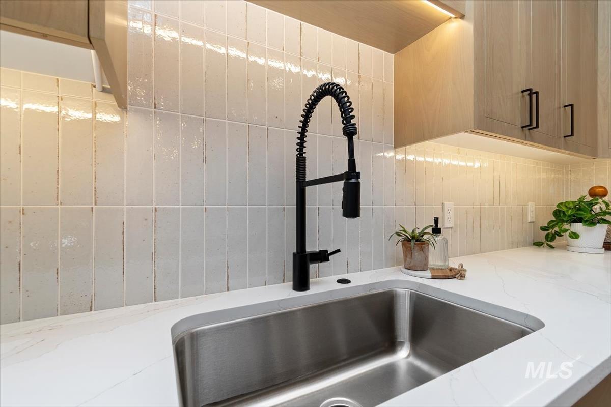 6389 N Birch Run Ln, Eagle, Idaho 83616, 3 Bedrooms, 2.5 Bathrooms, Residential For Sale, Price $469,800, 98983875