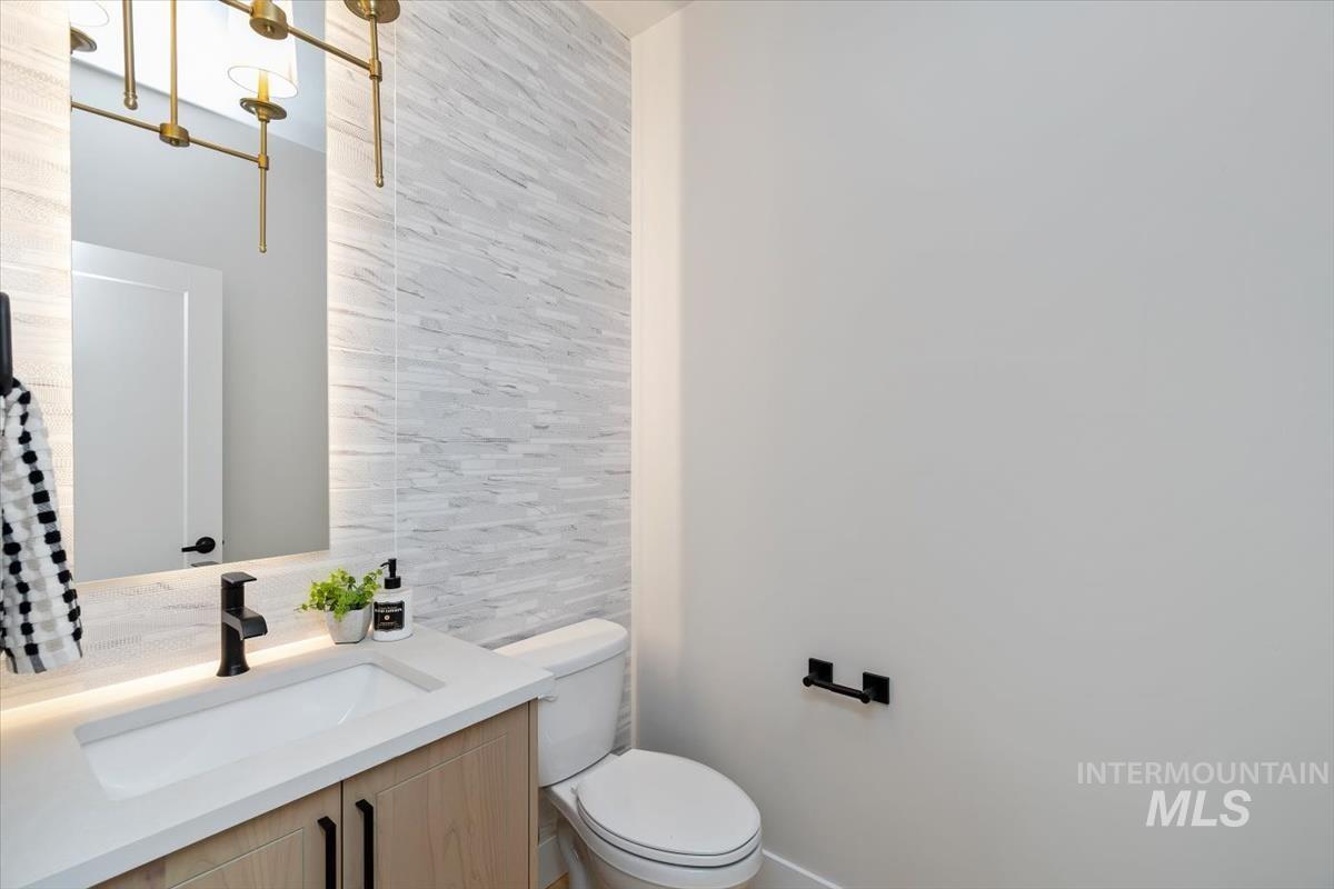 6389 N Birch Run Ln, Eagle, Idaho 83616, 3 Bedrooms, 2.5 Bathrooms, Residential For Sale, Price $469,800, 98983875