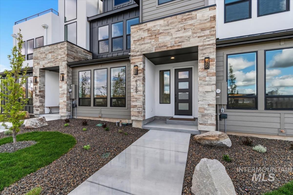 6389 N Birch Run Ln, Eagle, Idaho 83616, 3 Bedrooms, 2.5 Bathrooms, Residential For Sale, Price $469,800, 98983875