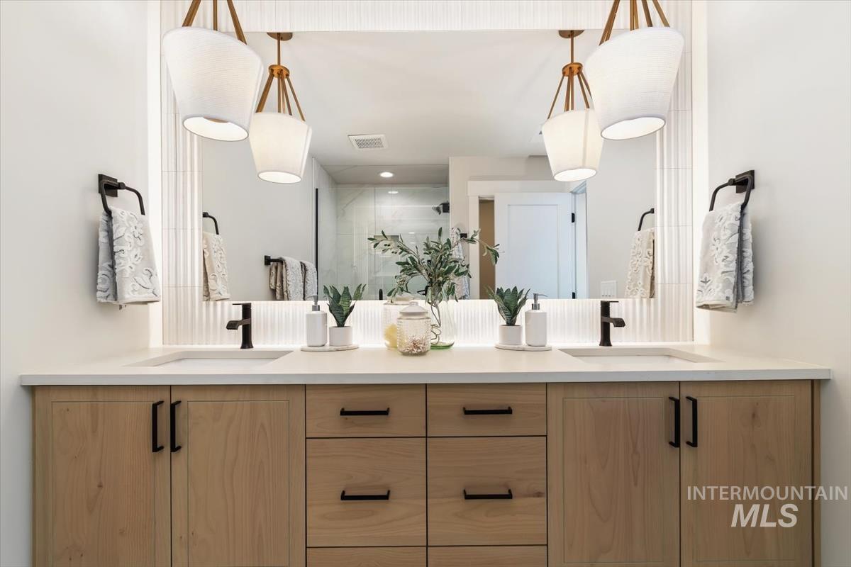 6389 N Birch Run Ln, Eagle, Idaho 83616, 3 Bedrooms, 2.5 Bathrooms, Residential For Sale, Price $469,800, 98983875