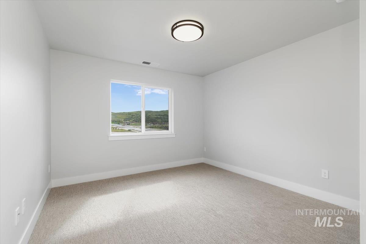 6389 N Birch Run Ln, Eagle, Idaho 83616, 3 Bedrooms, 2.5 Bathrooms, Residential For Sale, Price $469,800, 98983875