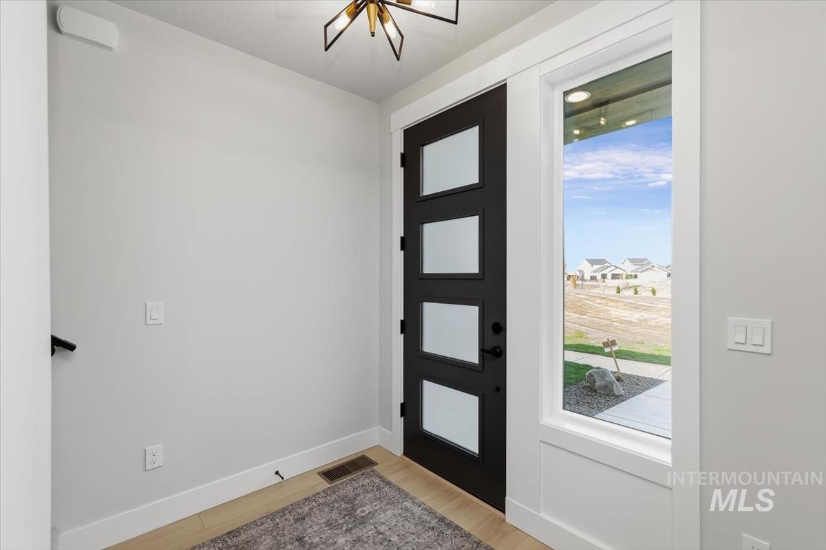 6389 N Birch Run Ln, Eagle, Idaho 83616, 3 Bedrooms, 2.5 Bathrooms, Residential For Sale, Price $469,800, 98983875