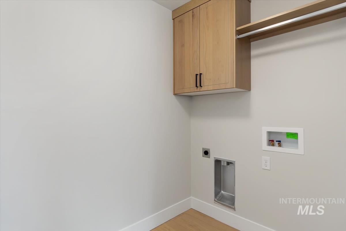 6389 N Birch Run Ln, Eagle, Idaho 83616, 3 Bedrooms, 2.5 Bathrooms, Residential For Sale, Price $469,800, 98983875