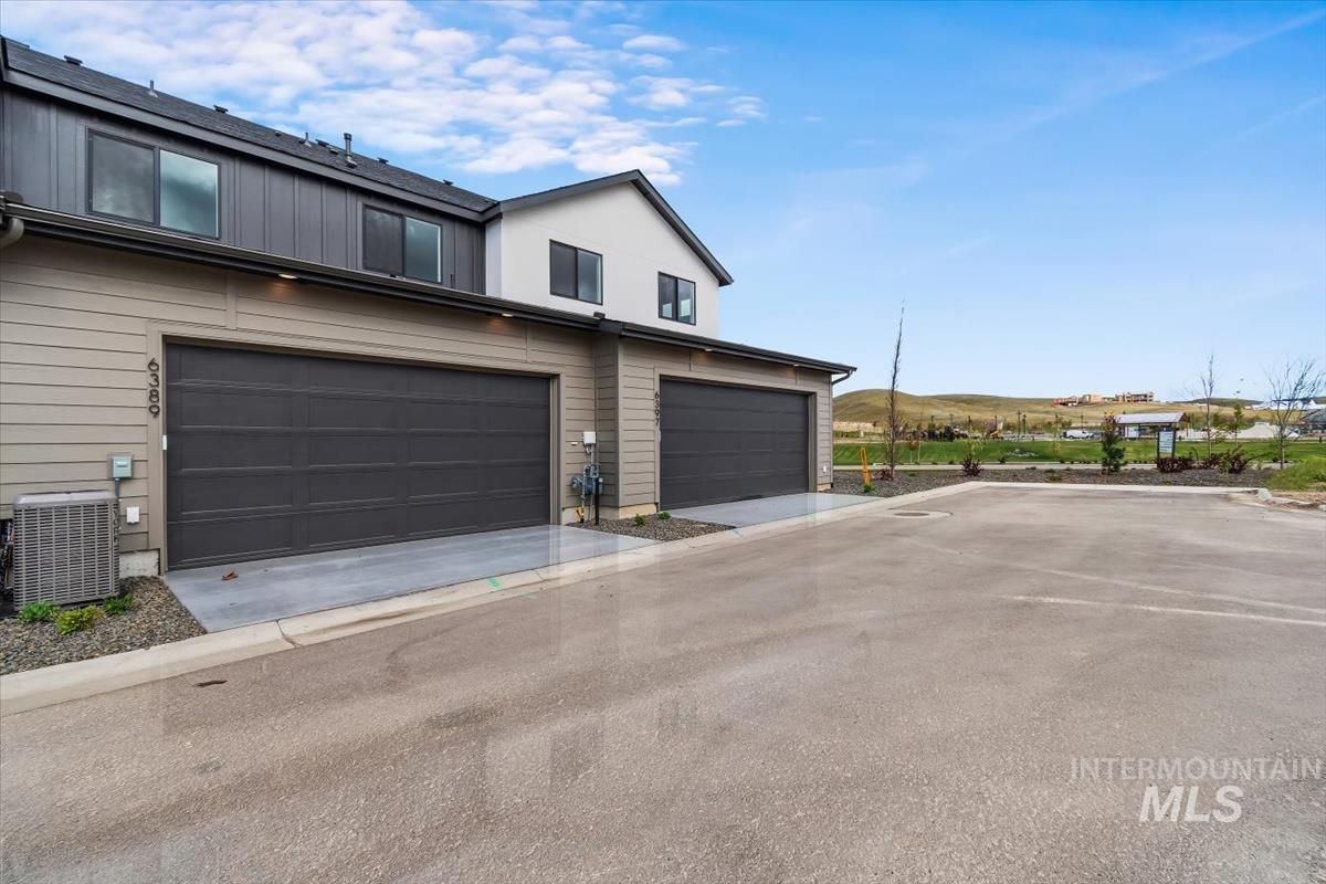 6389 N Birch Run Ln, Eagle, Idaho 83616, 3 Bedrooms, 2.5 Bathrooms, Residential For Sale, Price $469,800, 98983875