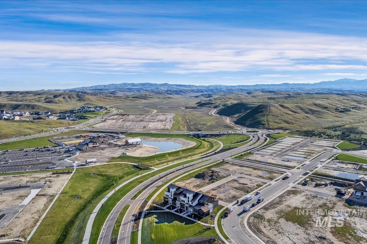 6389 N Birch Run Ln, Eagle, Idaho 83616, 3 Bedrooms, 2.5 Bathrooms, Residential For Sale, Price $469,800, 98983875