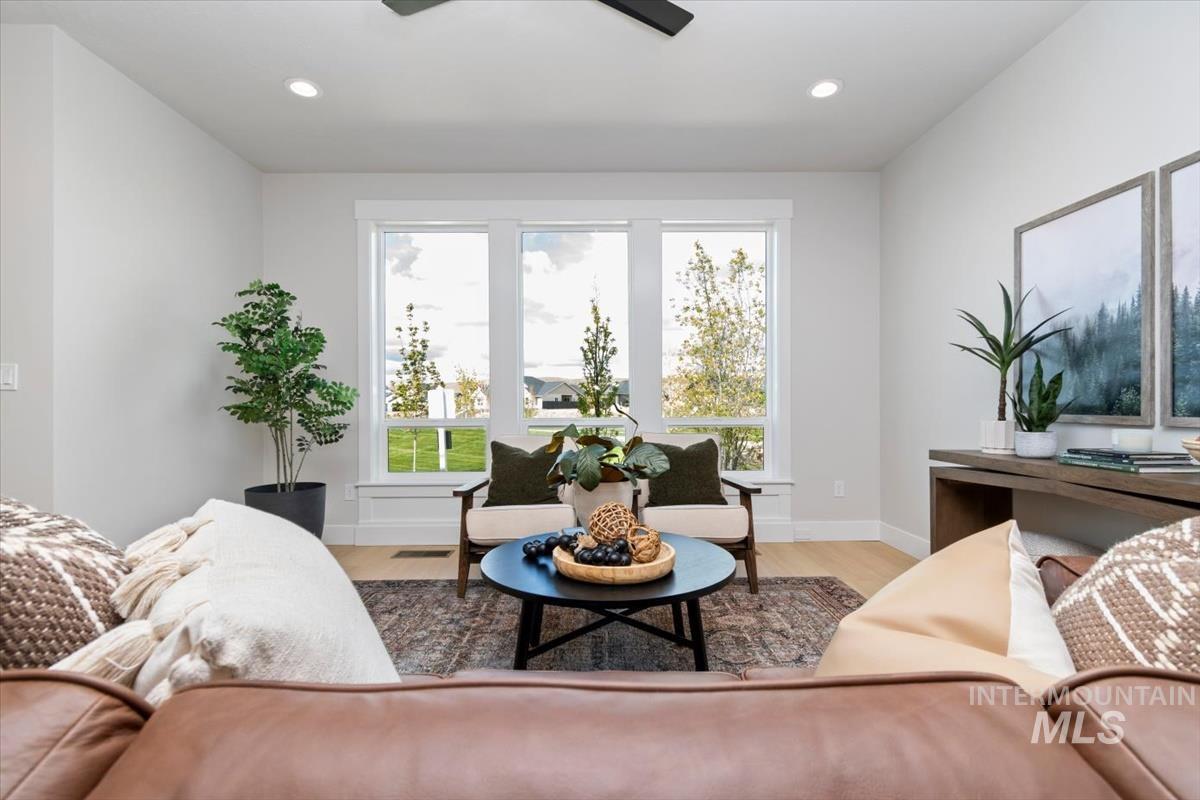 6389 N Birch Run Ln, Eagle, Idaho 83616, 3 Bedrooms, 2.5 Bathrooms, Residential For Sale, Price $469,800, 98983875