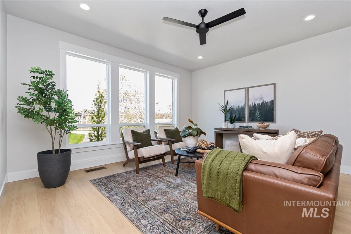 6389 N Birch Run Ln, Eagle, Idaho 83616, 3 Bedrooms, 2.5 Bathrooms, Residential For Sale, Price $469,800, 98983875