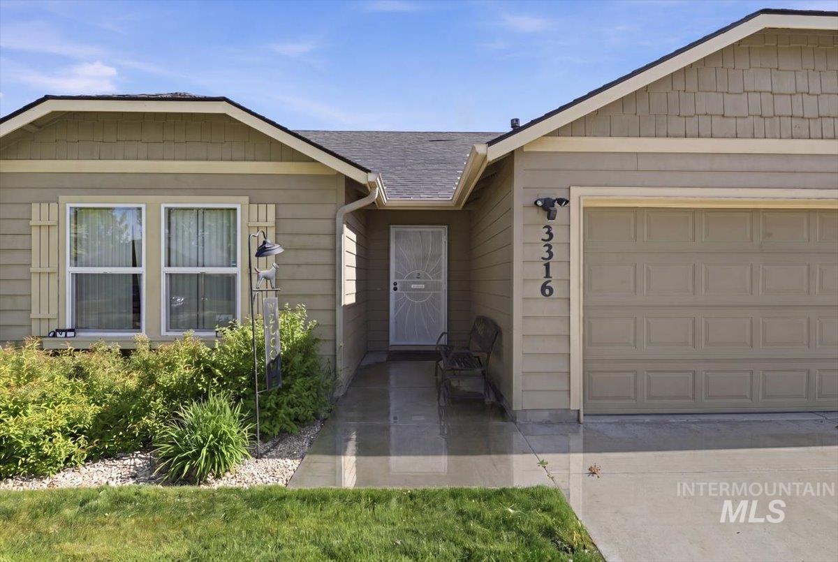 3316 E Red Sunset Maple Dr, Nampa, Idaho 83687, 3 Bedrooms, 2 Bathrooms, Residential For Sale, Price $390,000, 98983876