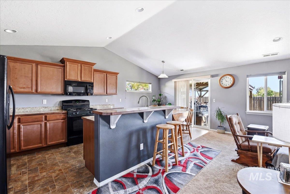 3316 E Red Sunset Maple Dr, Nampa, Idaho 83687, 3 Bedrooms, 2 Bathrooms, Residential For Sale, Price $390,000, 98983876