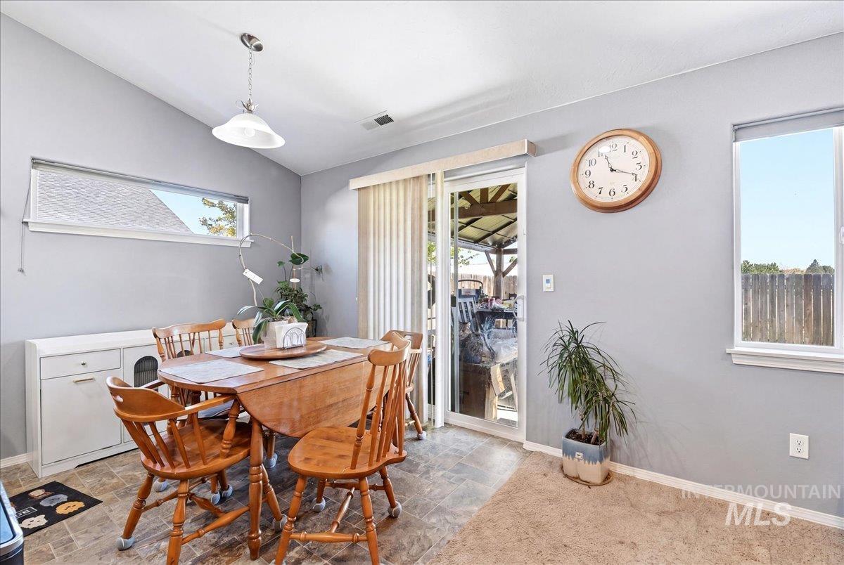 3316 E Red Sunset Maple Dr, Nampa, Idaho 83687, 3 Bedrooms, 2 Bathrooms, Residential For Sale, Price $390,000, 98983876