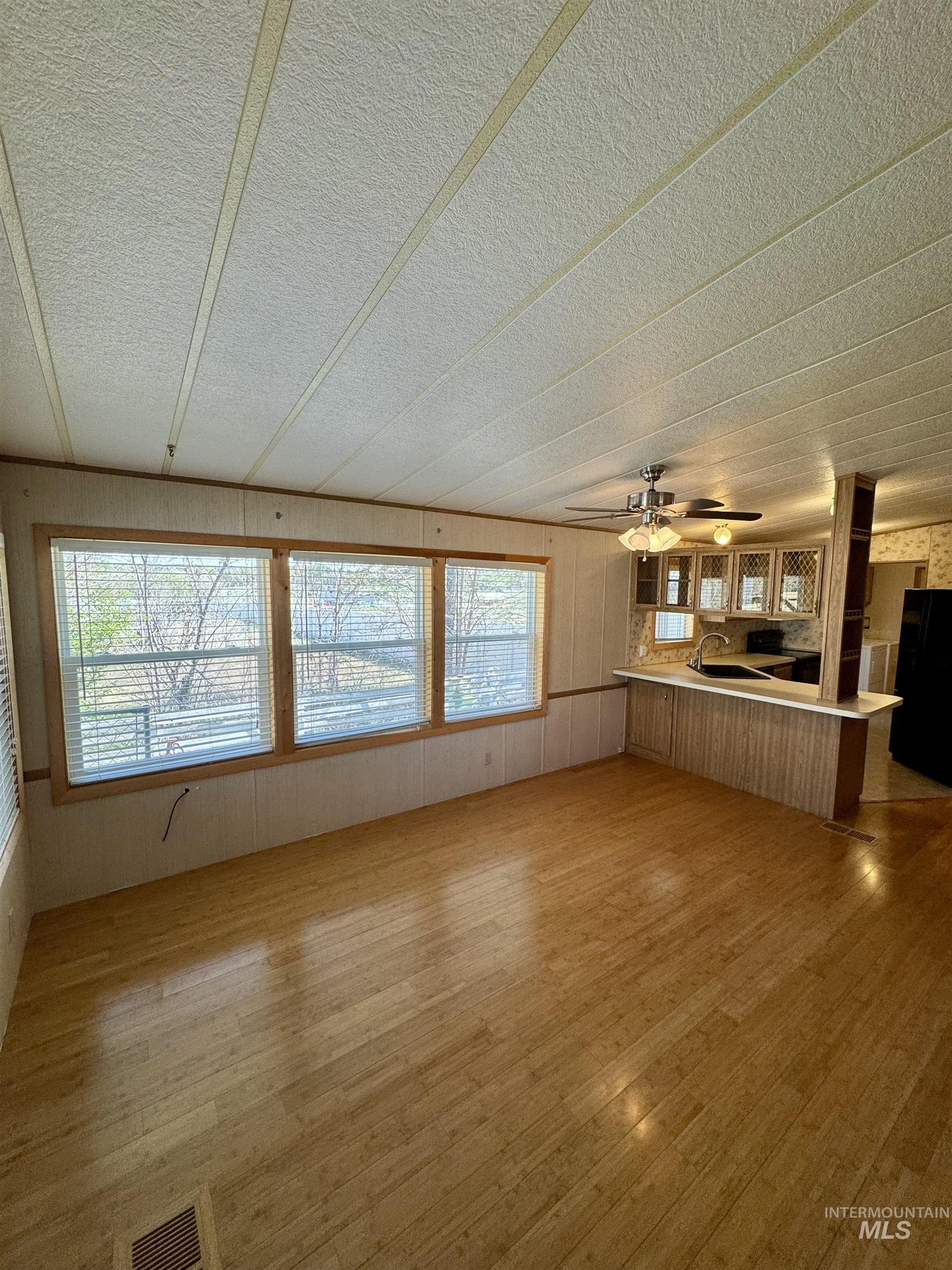 8 Blue Spruce Dr., Hagerman, Idaho 83332, 3 Bedrooms, 2 Bathrooms, Residential For Sale, Price $125,000, 98983878