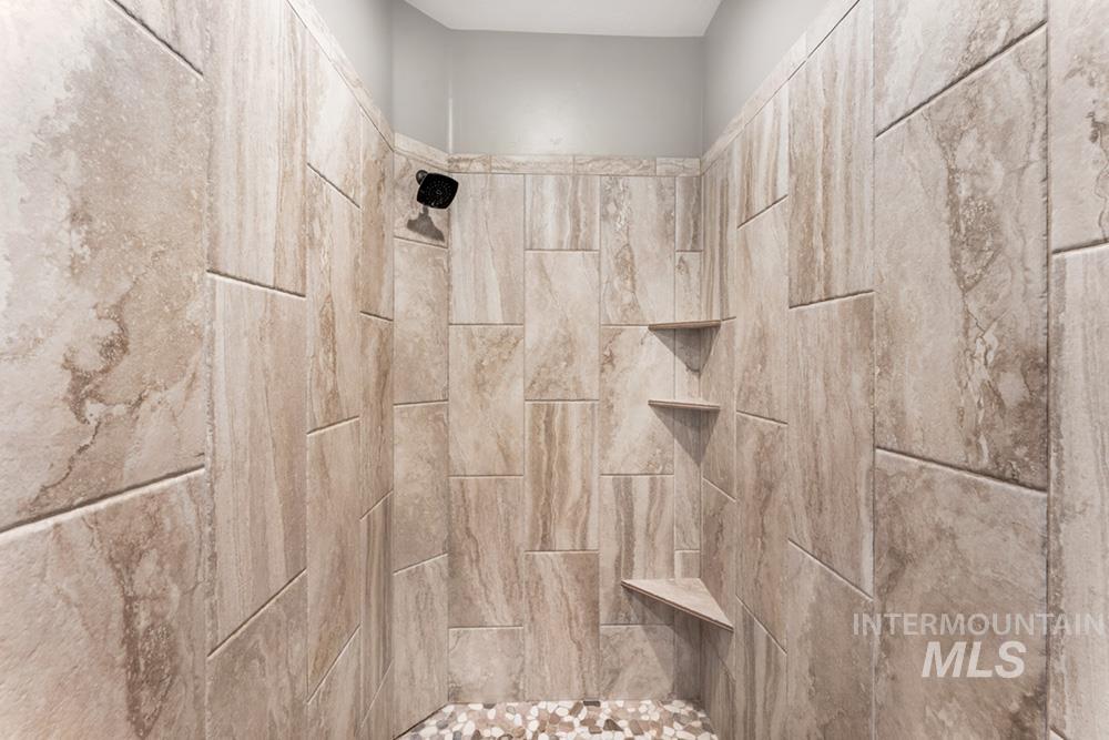 2177 E Mores Trail Dr, Meridian, Idaho 83642, 3 Bedrooms, 2.5 Bathrooms, Residential For Sale, Price $998,000,MLS 98983879