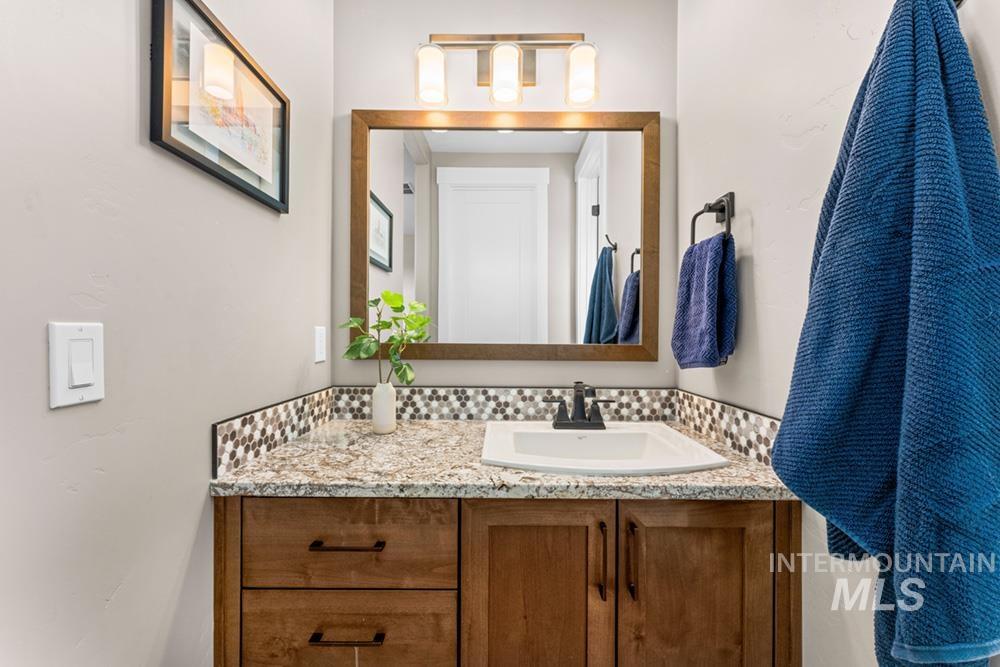 2177 E Mores Trail Dr, Meridian, Idaho 83642, 3 Bedrooms, 2.5 Bathrooms, Residential For Sale, Price $998,000,MLS 98983879