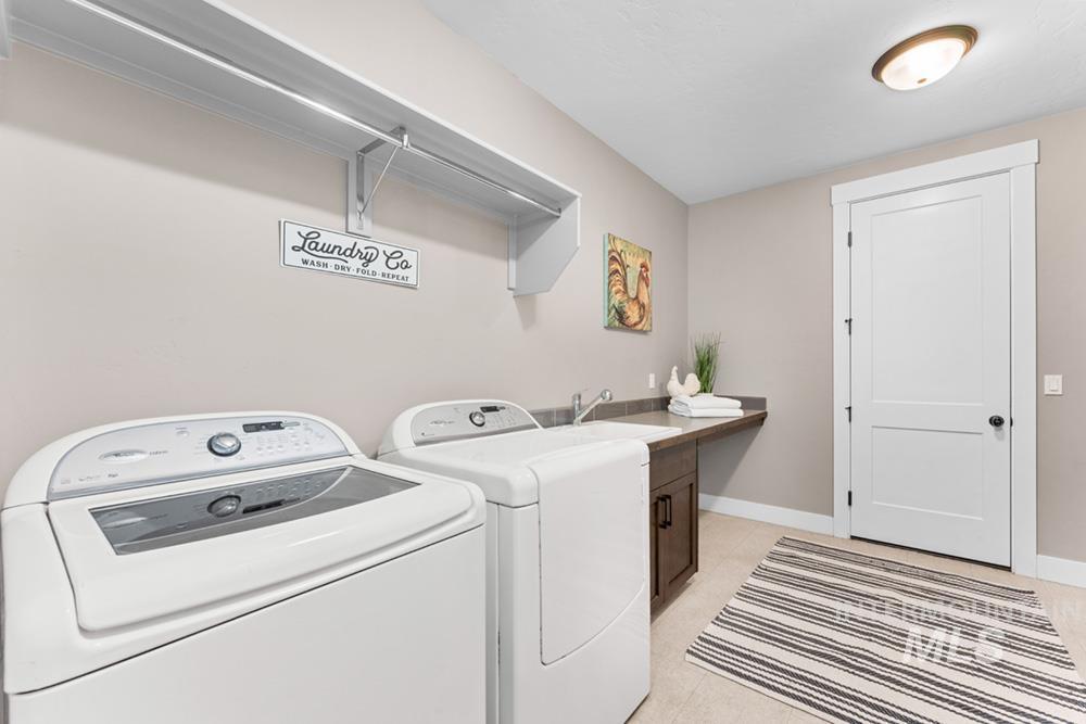 2177 E Mores Trail Dr, Meridian, Idaho 83642, 3 Bedrooms, 2.5 Bathrooms, Residential For Sale, Price $998,000,MLS 98983879