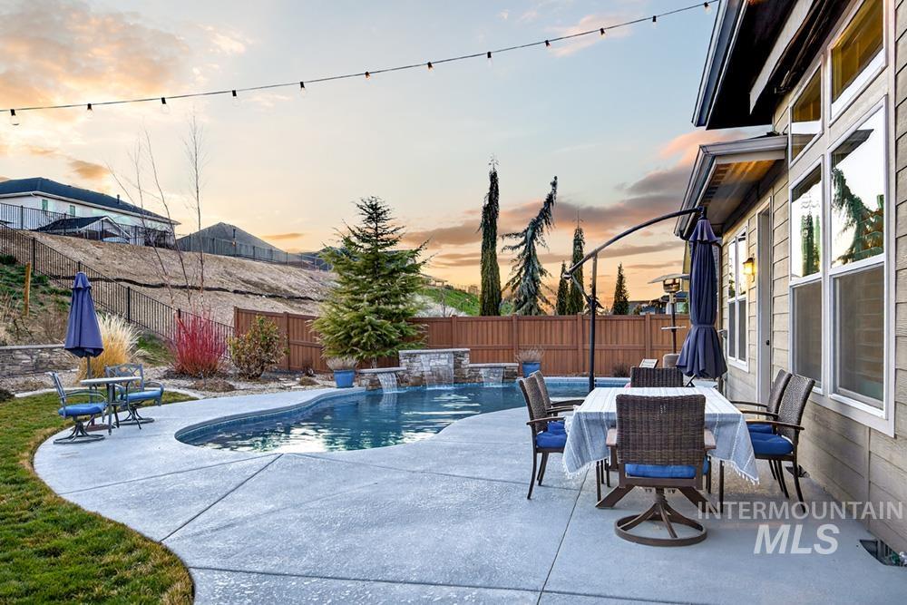 2177 E Mores Trail Dr, Meridian, Idaho 83642, 3 Bedrooms, 2.5 Bathrooms, Residential For Sale, Price $998,000,MLS 98983879