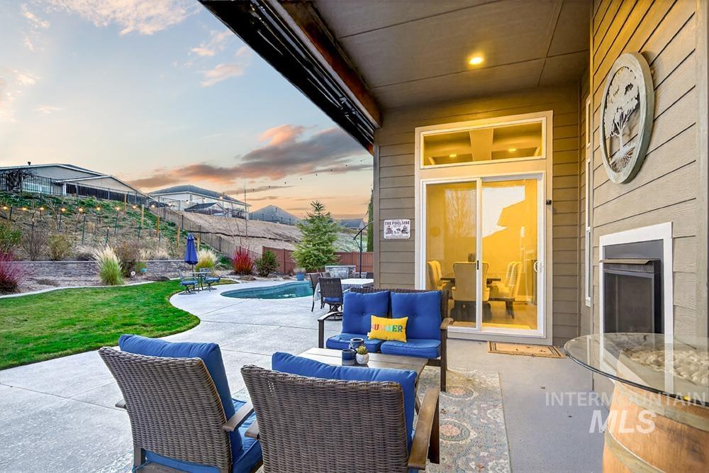 2177 E Mores Trail Dr, Meridian, Idaho 83642, 3 Bedrooms, 2.5 Bathrooms, Residential For Sale, Price $998,000,MLS 98983879