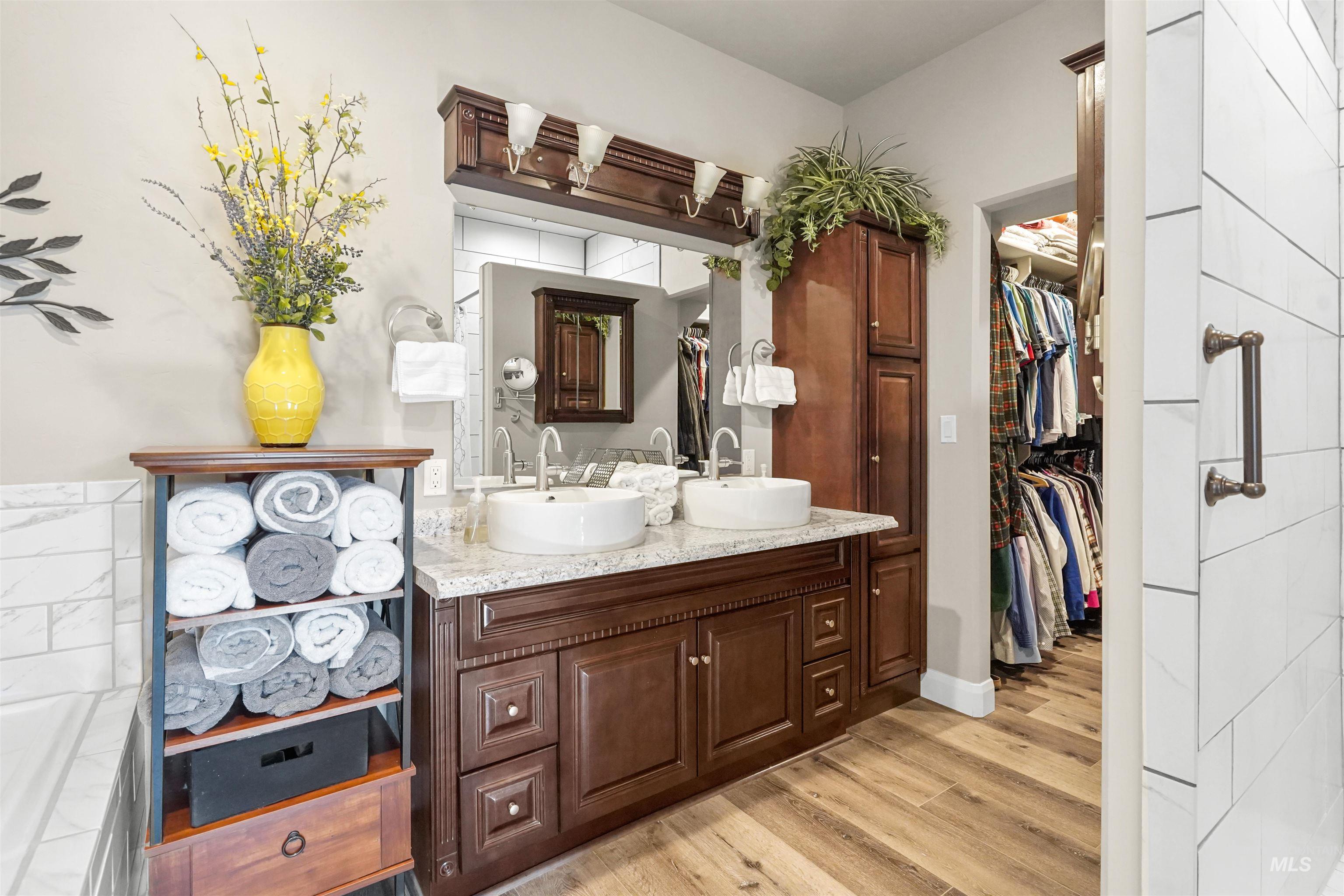 930 Applewood Dr, Buhl, Idaho 83316, 5 Bedrooms, 4 Bathrooms, Residential For Sale, Price $675,000, 98983882