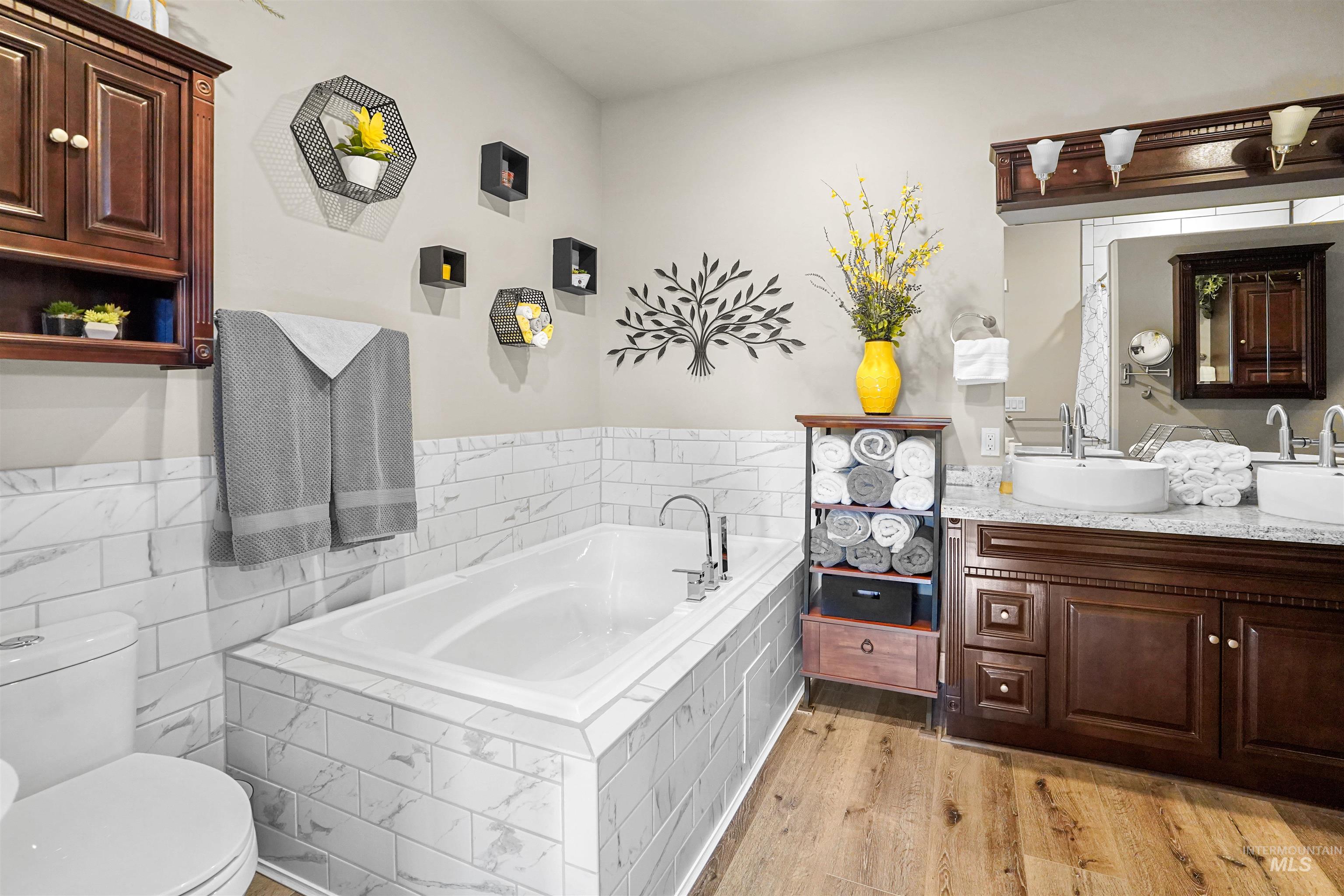 930 Applewood Dr, Buhl, Idaho 83316, 5 Bedrooms, 4 Bathrooms, Residential For Sale, Price $675,000, 98983882