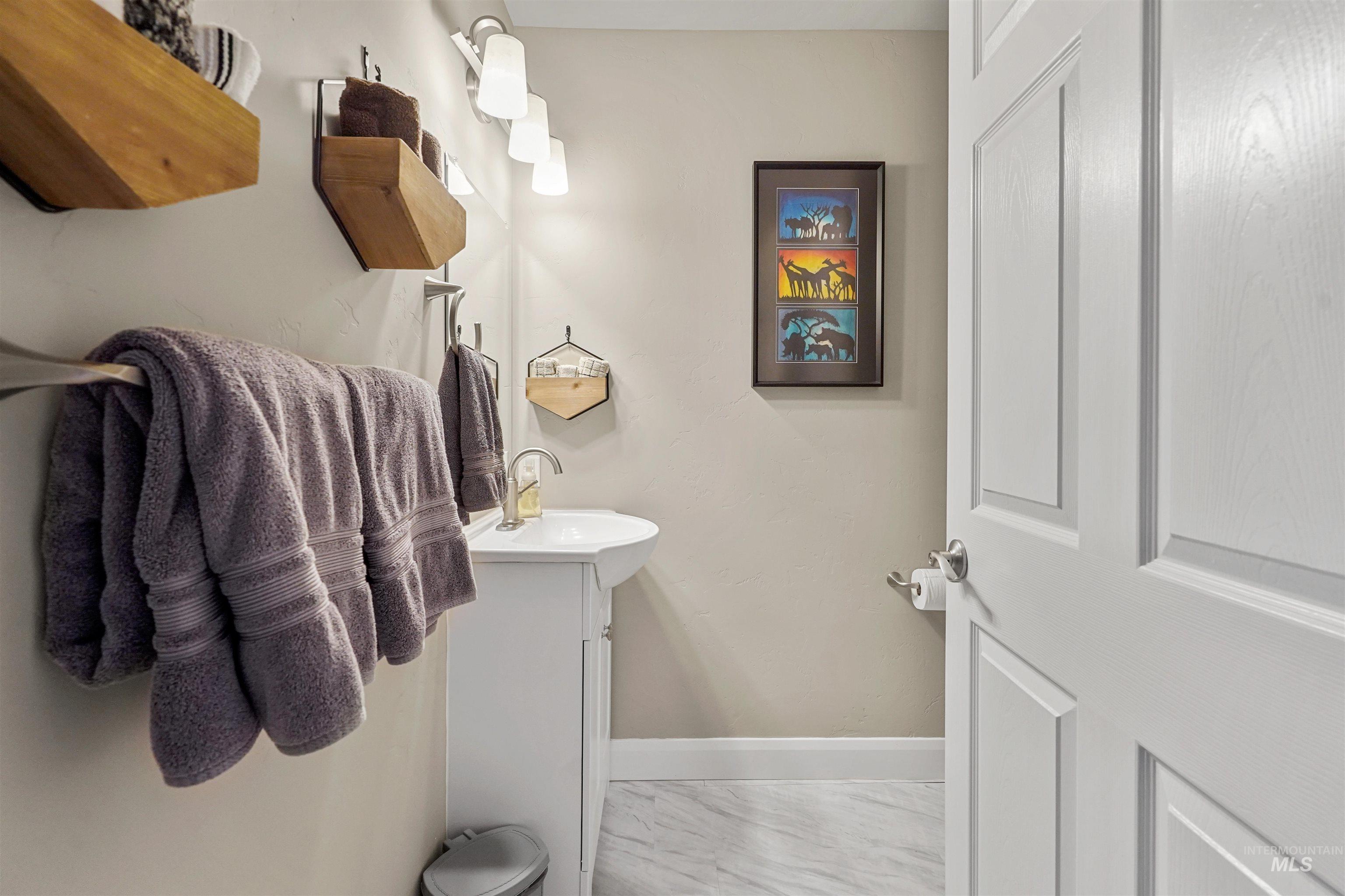 930 Applewood Dr, Buhl, Idaho 83316, 5 Bedrooms, 4 Bathrooms, Residential For Sale, Price $675,000, 98983882