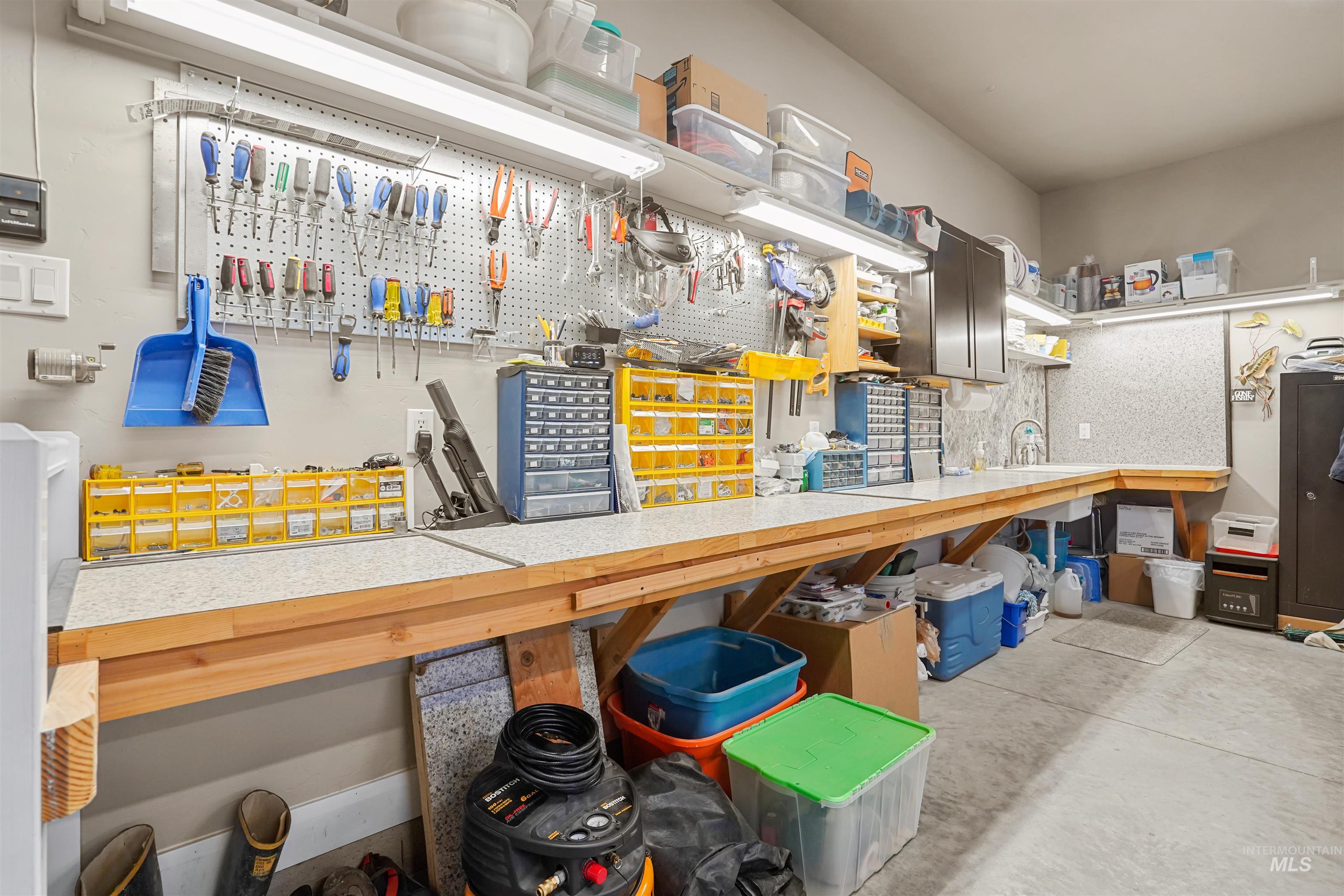 930 Applewood Dr, Buhl, Idaho 83316, 5 Bedrooms, 4 Bathrooms, Residential For Sale, Price $675,000, 98983882