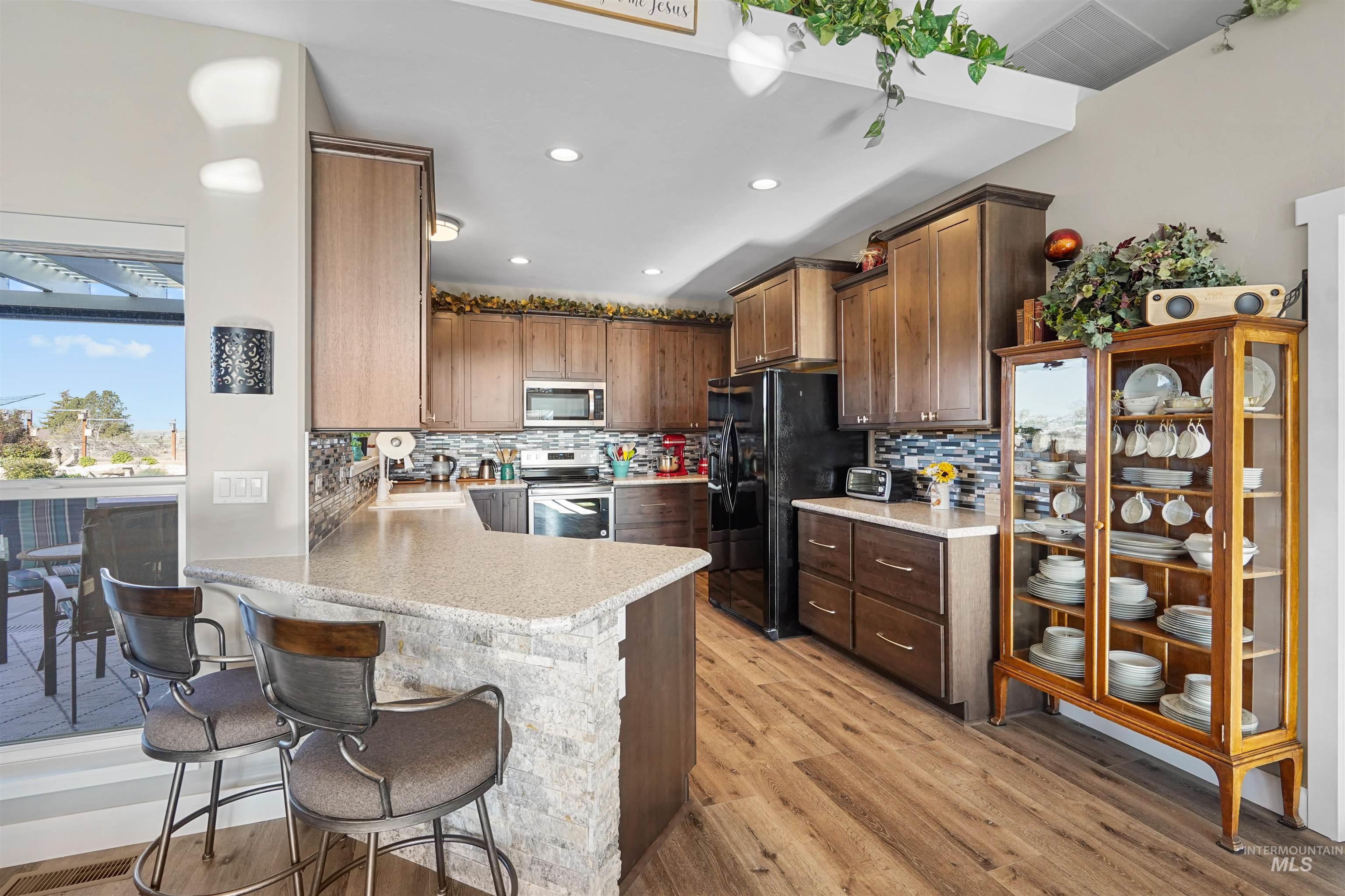 930 Applewood Dr, Buhl, Idaho 83316, 5 Bedrooms, 4 Bathrooms, Residential For Sale, Price $675,000, 98983882