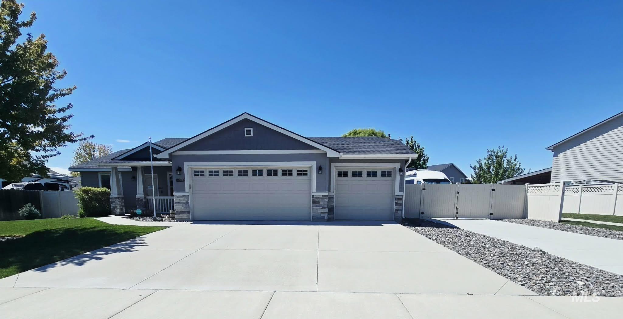 8955 S Red Delicious Ave., Kuna, Idaho 83634, 3 Bedrooms, 2 Bathrooms, Residential For Sale, Price $458,900, 98983883