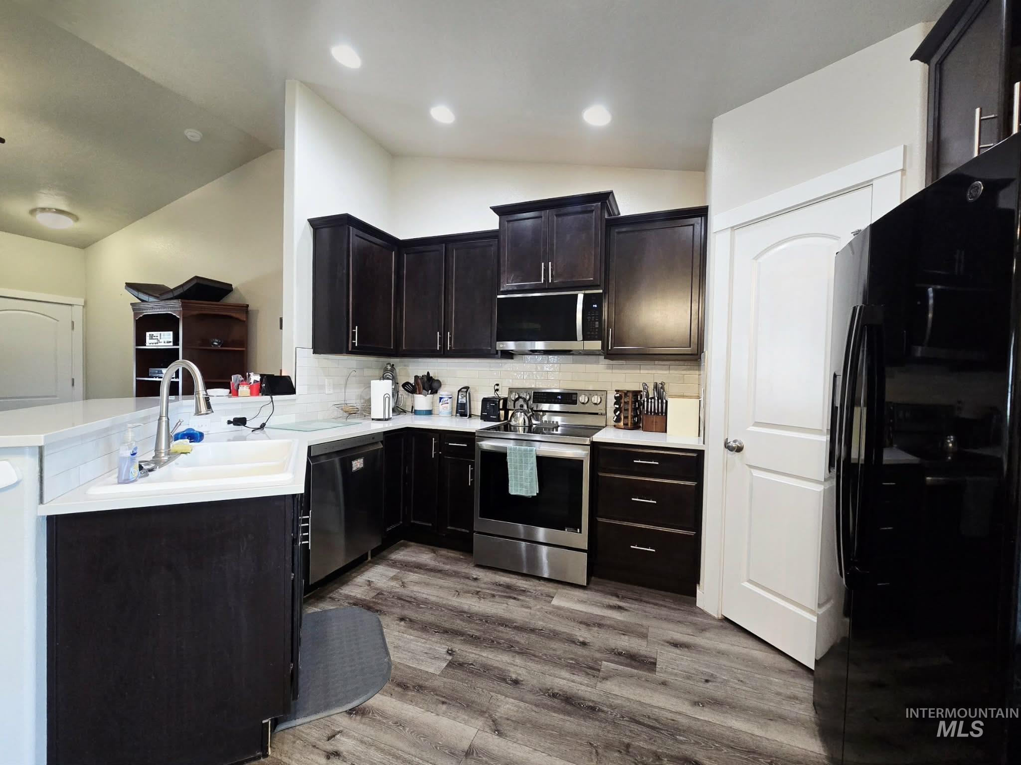 8955 S Red Delicious Ave., Kuna, Idaho 83634, 3 Bedrooms, 2 Bathrooms, Residential For Sale, Price $458,900, 98983883