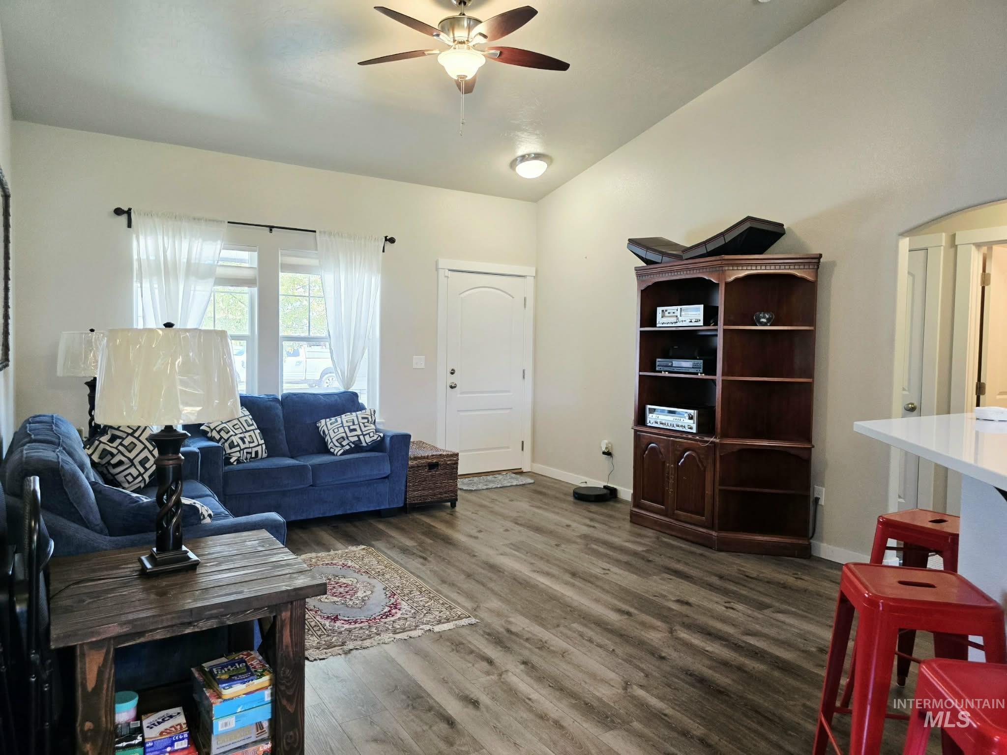 8955 S Red Delicious Ave., Kuna, Idaho 83634, 3 Bedrooms, 2 Bathrooms, Residential For Sale, Price $458,900, 98983883