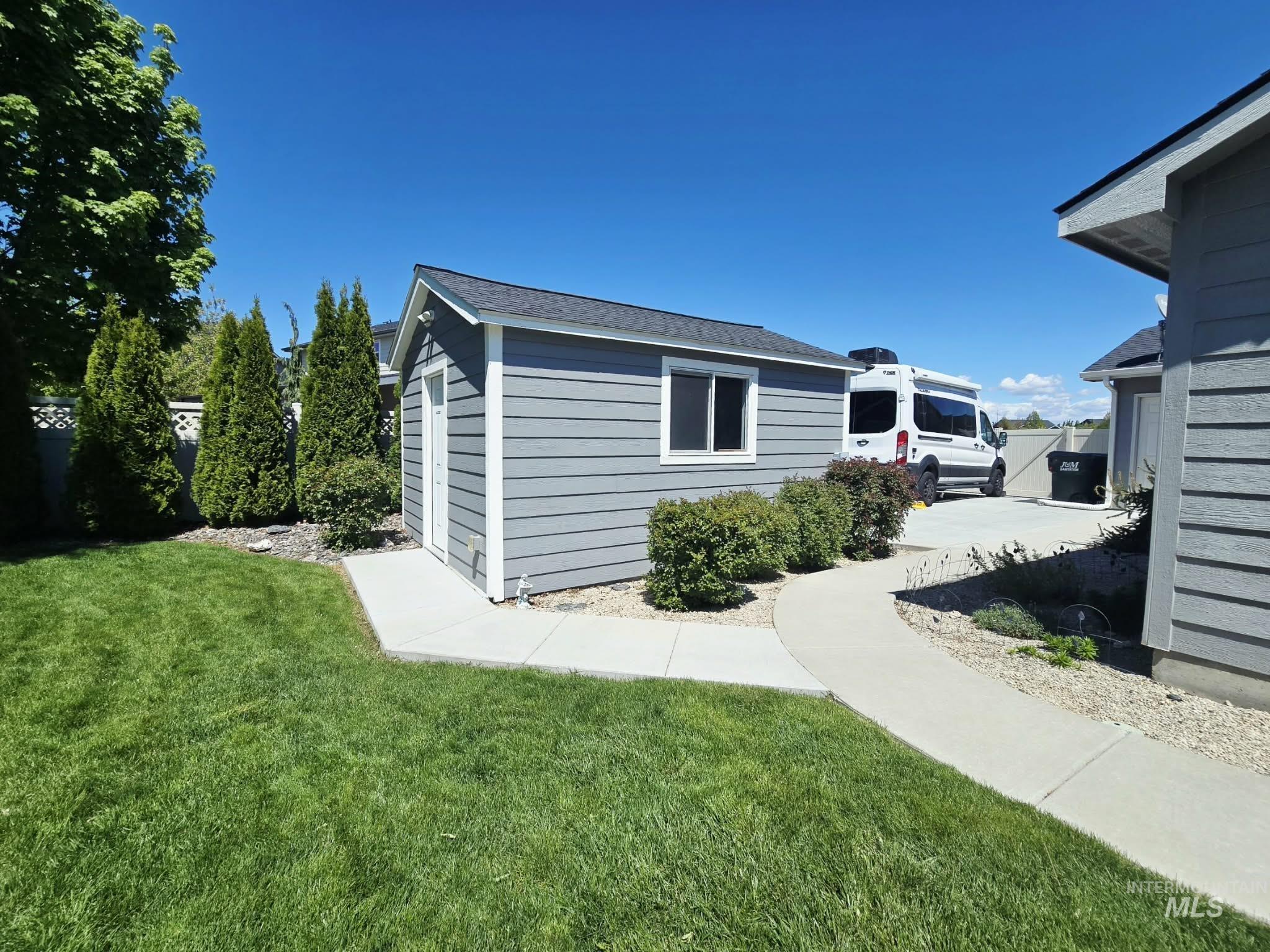 8955 S Red Delicious Ave., Kuna, Idaho 83634, 3 Bedrooms, 2 Bathrooms, Residential For Sale, Price $458,900, 98983883