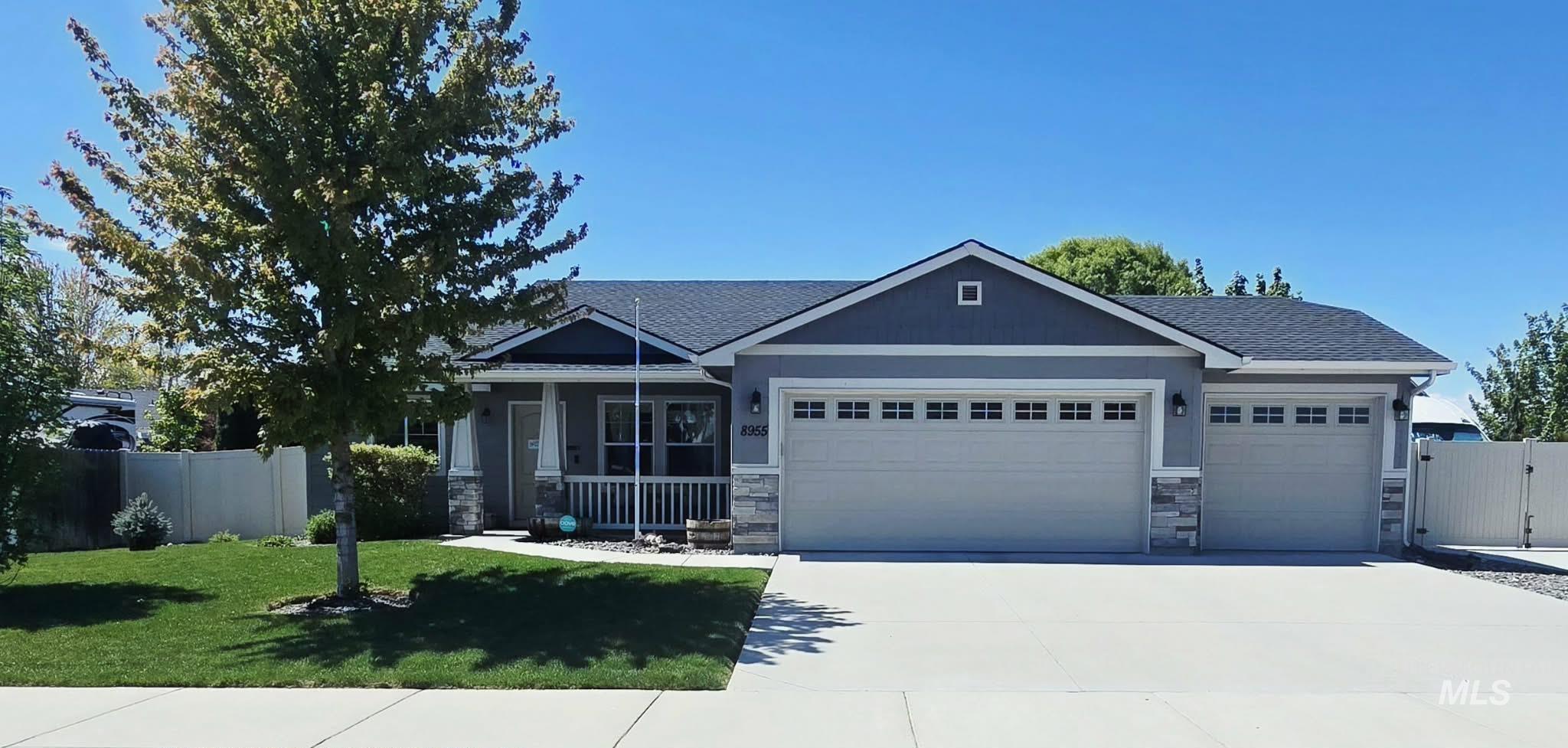 8955 S Red Delicious Ave., Kuna, Idaho 83634, 3 Bedrooms, 2 Bathrooms, Residential For Sale, Price $458,900, 98983883