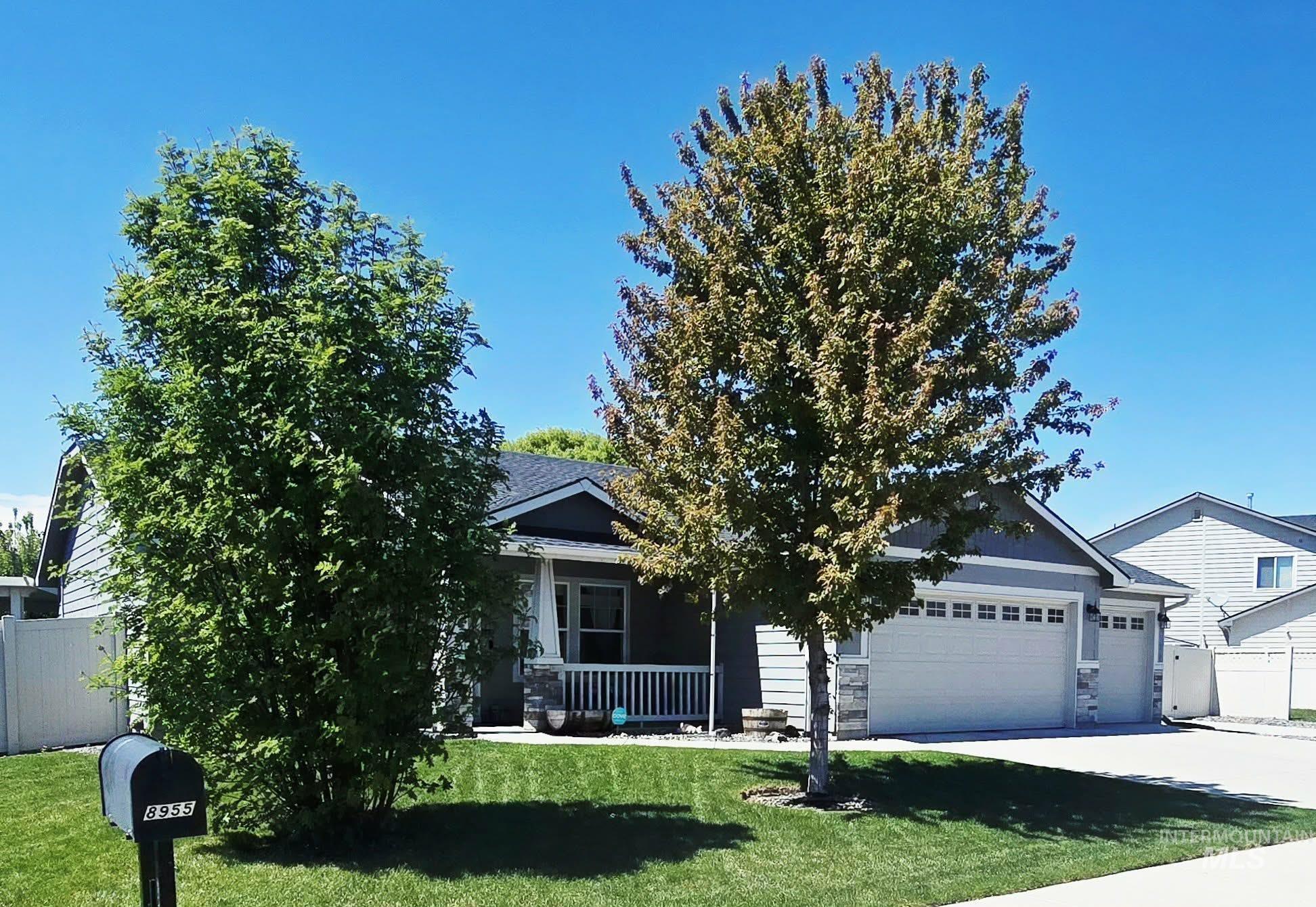 8955 S Red Delicious Ave., Kuna, Idaho 83634, 3 Bedrooms, 2 Bathrooms, Residential For Sale, Price $458,900, 98983883