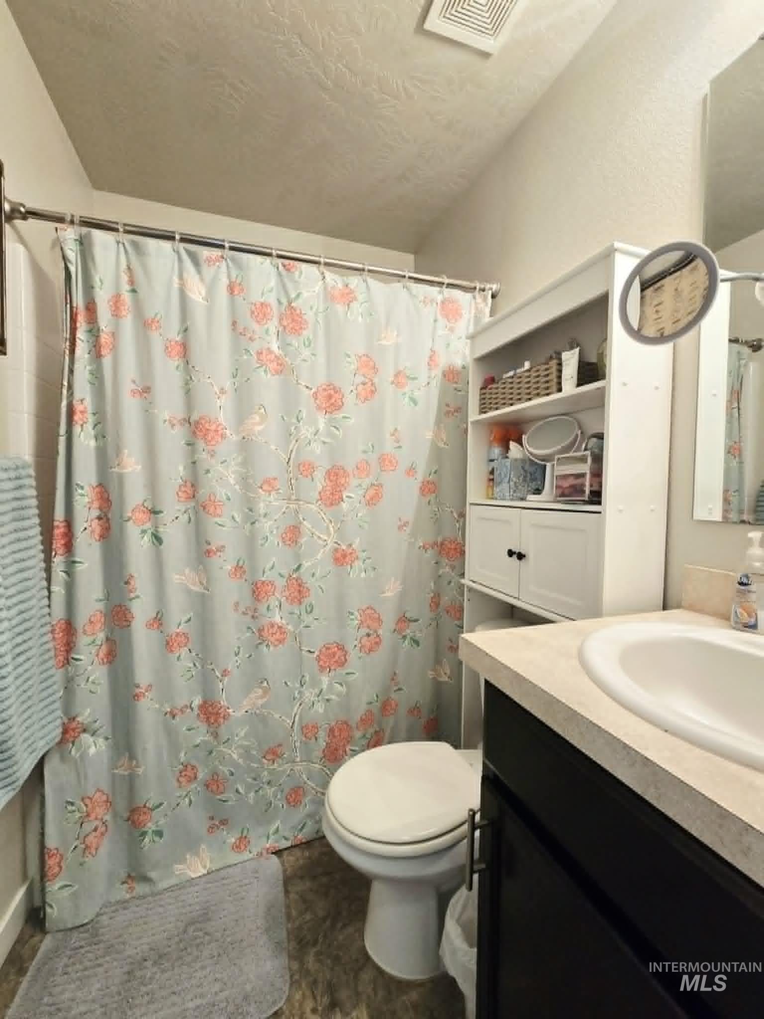 8955 S Red Delicious Ave., Kuna, Idaho 83634, 3 Bedrooms, 2 Bathrooms, Residential For Sale, Price $458,900, 98983883