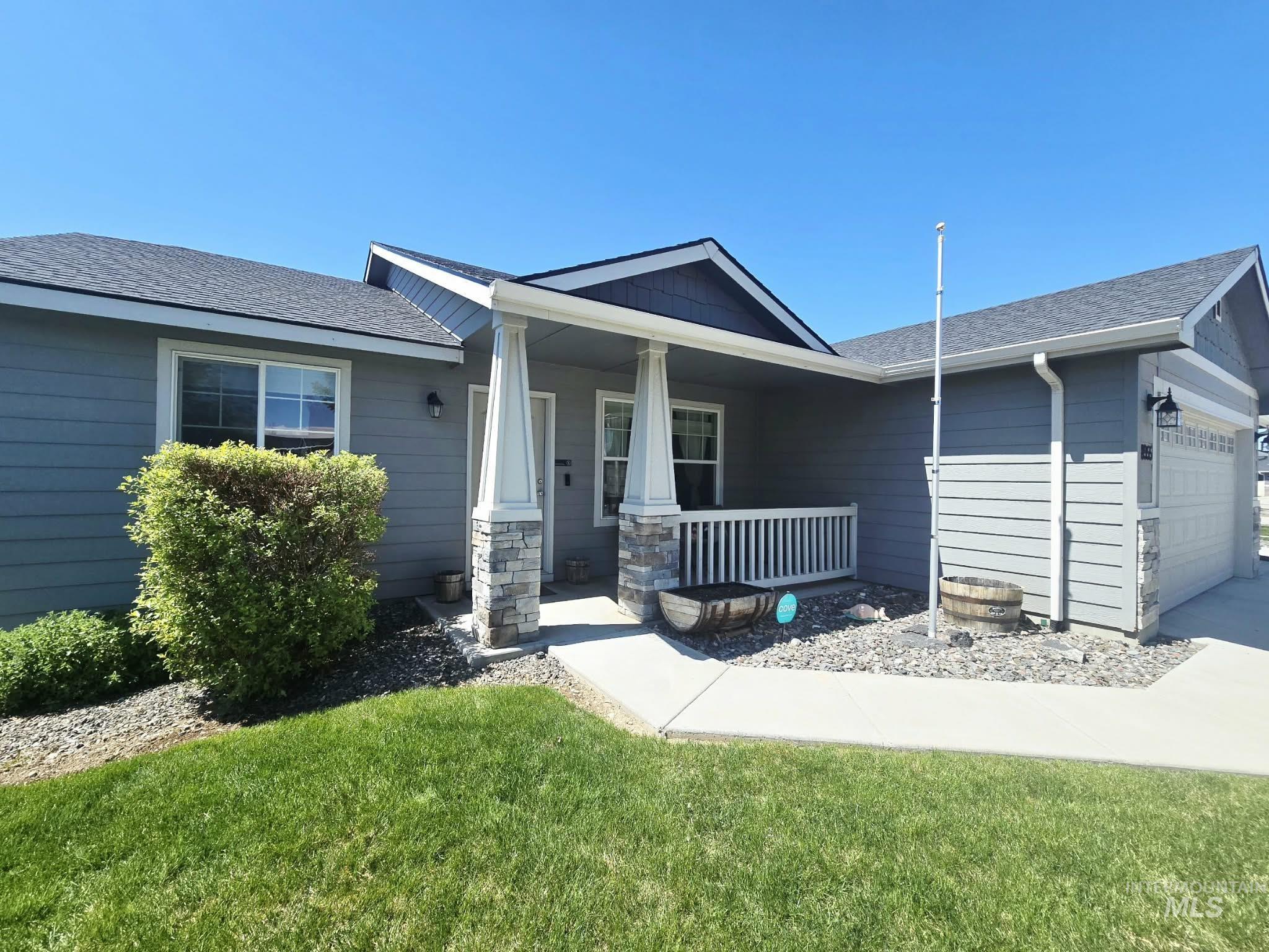 8955 S Red Delicious Ave., Kuna, Idaho 83634, 3 Bedrooms, 2 Bathrooms, Residential For Sale, Price $458,900, 98983883