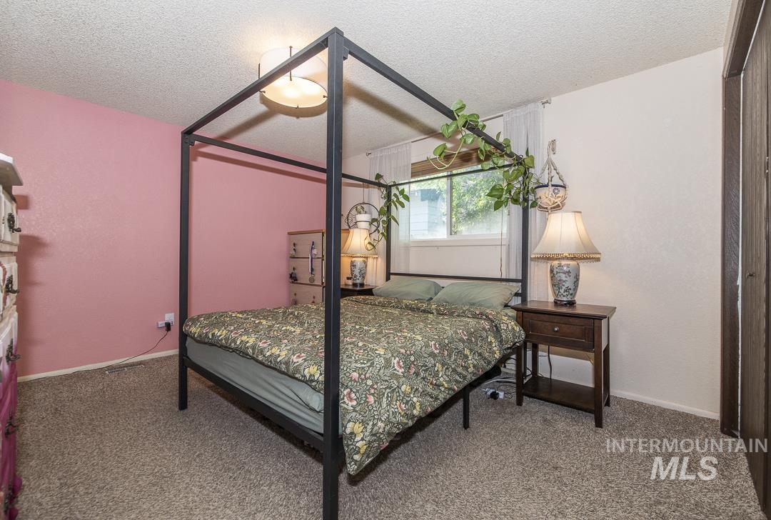 715 S Almond St., Nampa, Idaho 83686, 3 Bedrooms, 2 Bathrooms, Residential For Sale, Price $344,900, 98983886