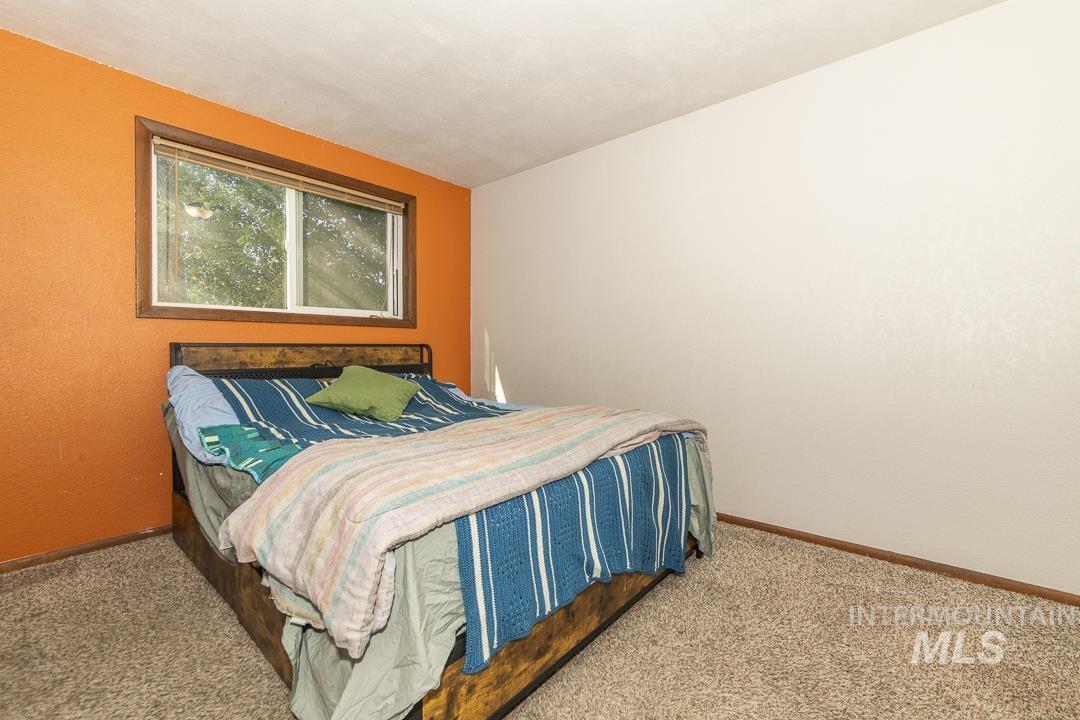 715 S Almond St., Nampa, Idaho 83686, 3 Bedrooms, 2 Bathrooms, Residential For Sale, Price $344,900, 98983886