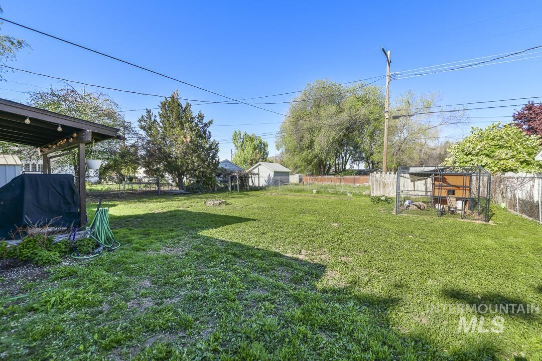 715 S Almond St., Nampa, Idaho 83686, 3 Bedrooms, 2 Bathrooms, Residential For Sale, Price $344,900, 98983886