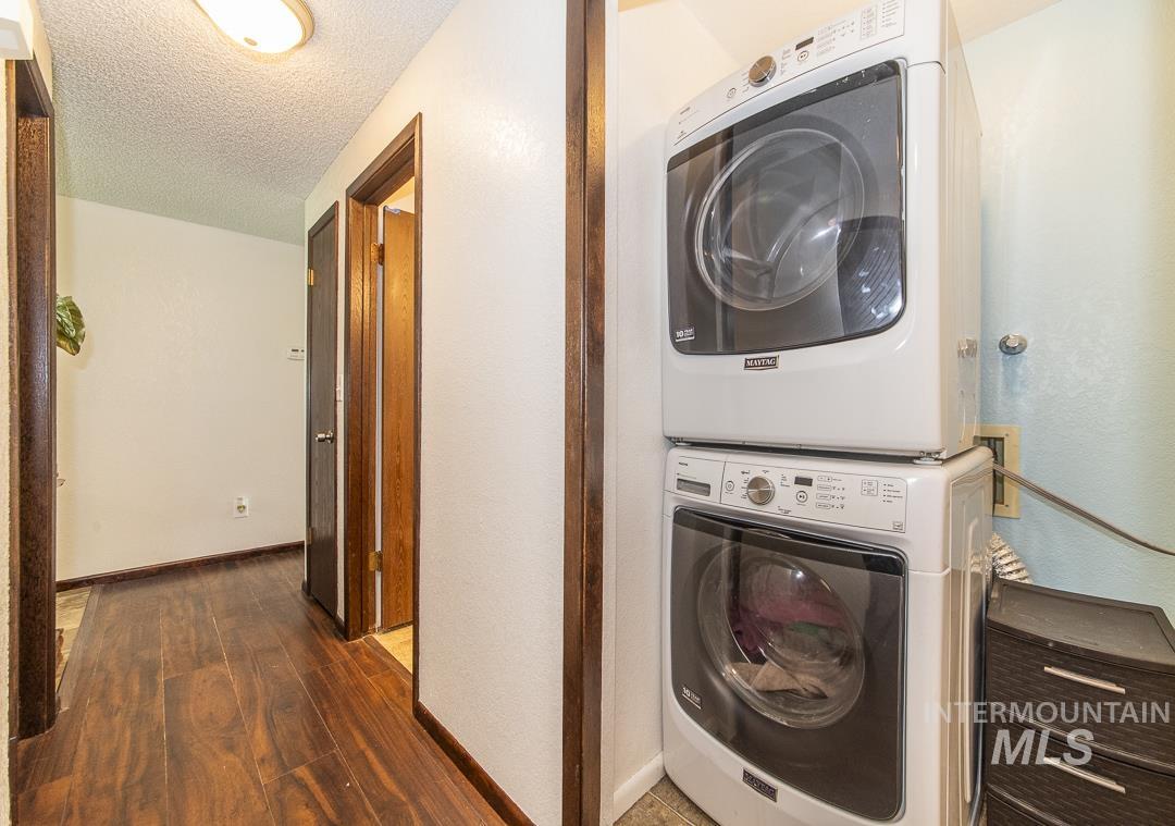 715 S Almond St., Nampa, Idaho 83686, 3 Bedrooms, 2 Bathrooms, Residential For Sale, Price $344,900, 98983886