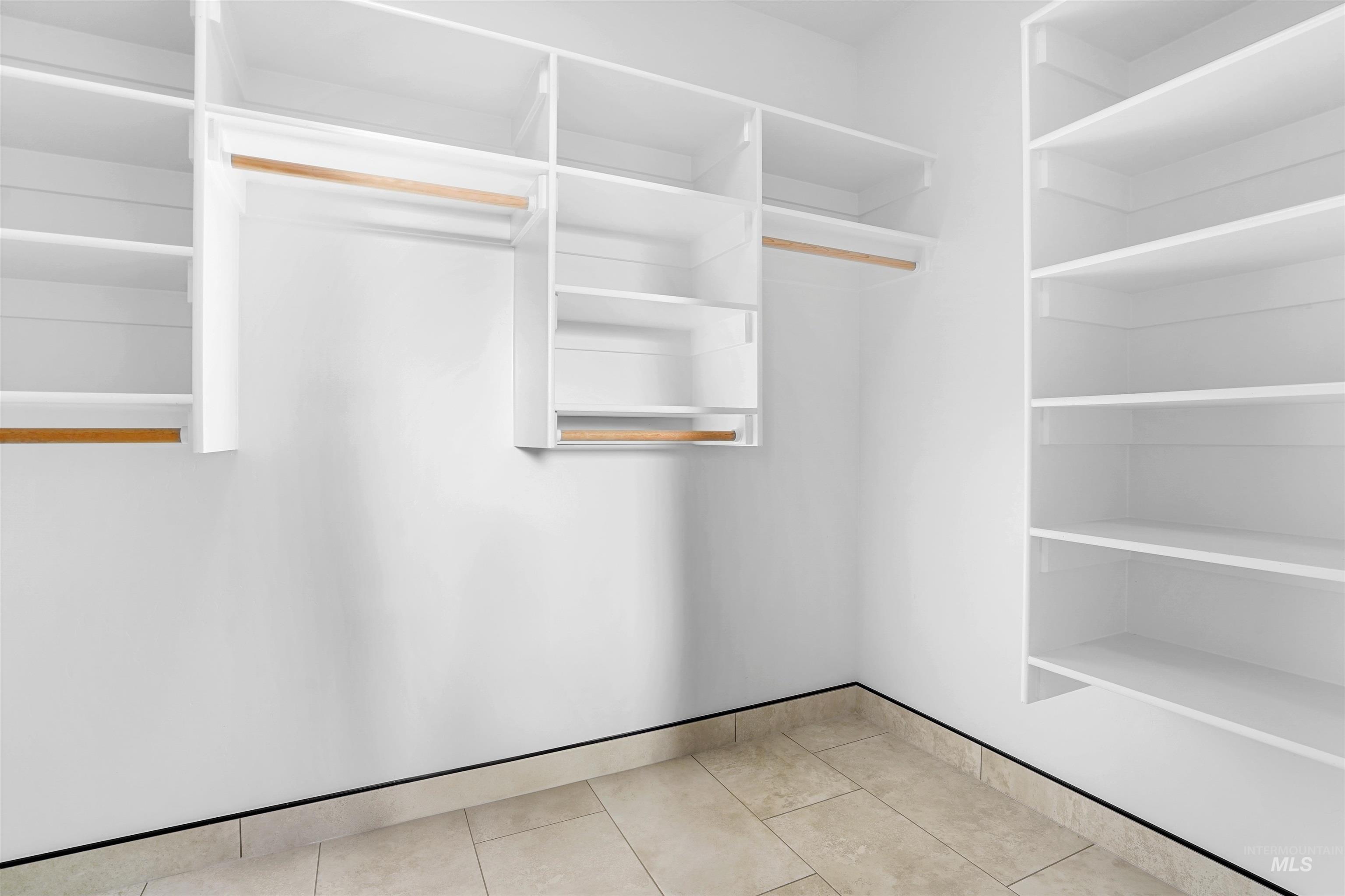 520 Biscotti Loop, Heyburn, Idaho 83336, 4 Bedrooms, 3 Bathrooms, Residential For Sale, Price $630,000, 98983889