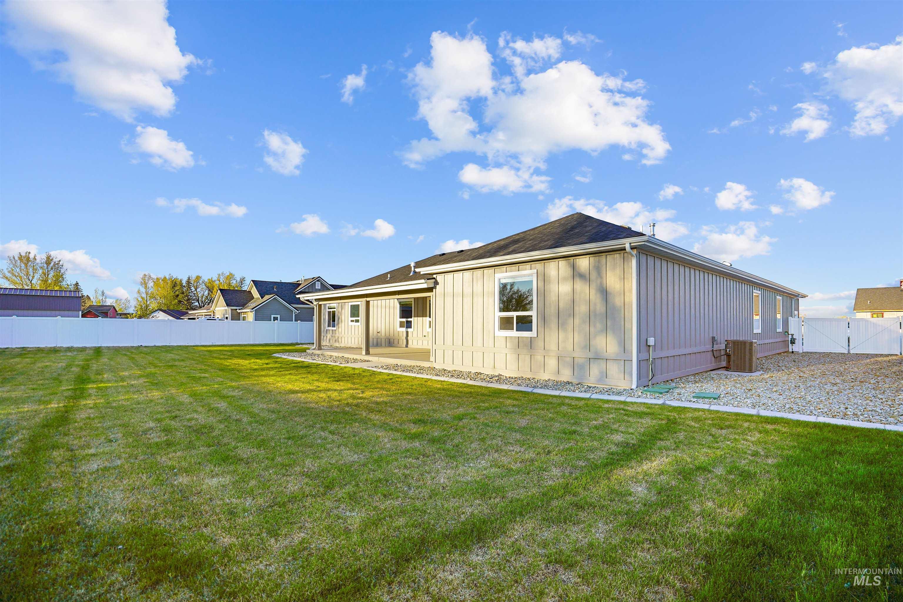 520 Biscotti Loop, Heyburn, Idaho 83336, 4 Bedrooms, 3 Bathrooms, Residential For Sale, Price $630,000, 98983889