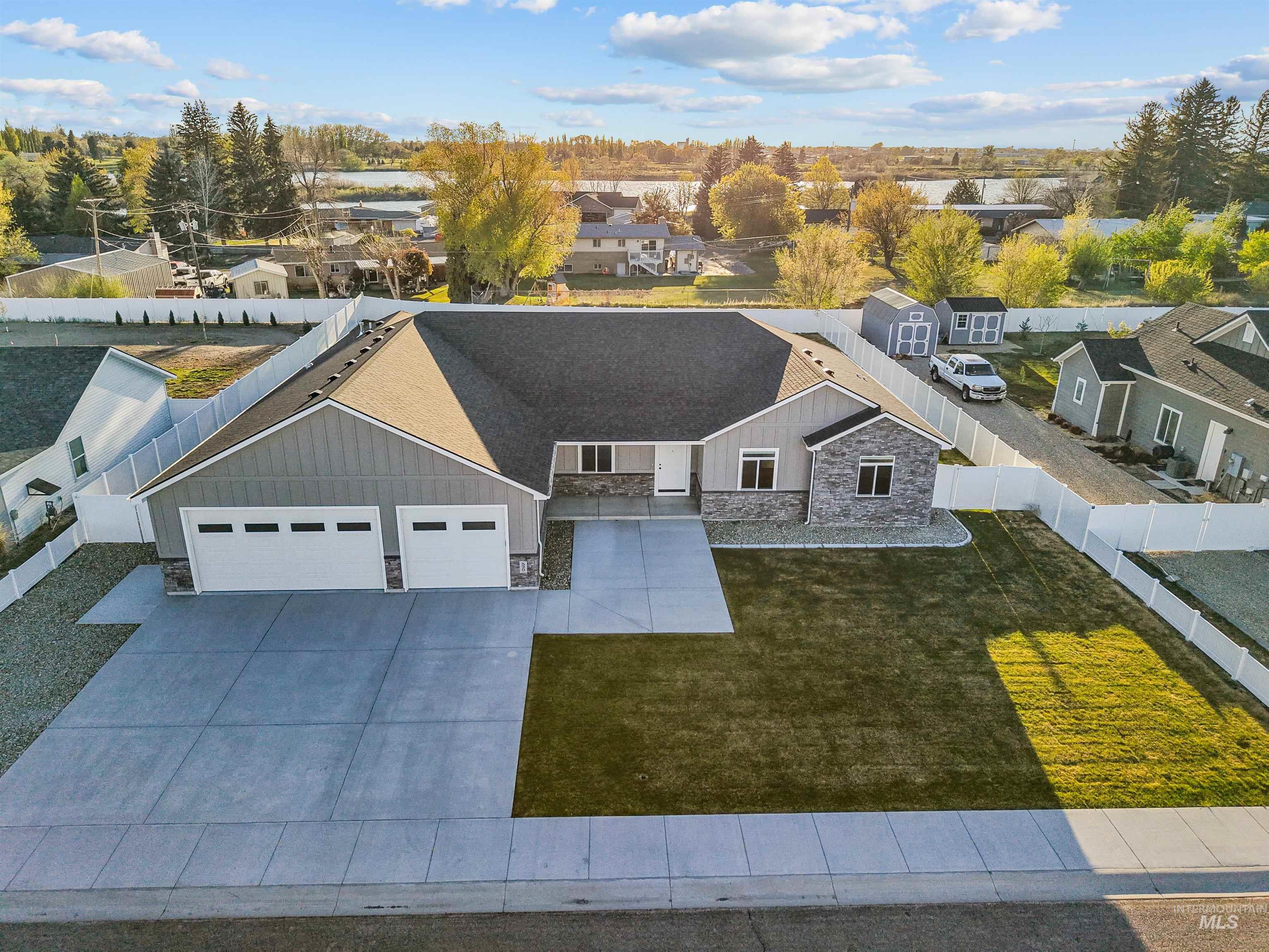 520 Biscotti Loop, Heyburn, Idaho 83336, 4 Bedrooms, 3 Bathrooms, Residential For Sale, Price $630,000, 98983889