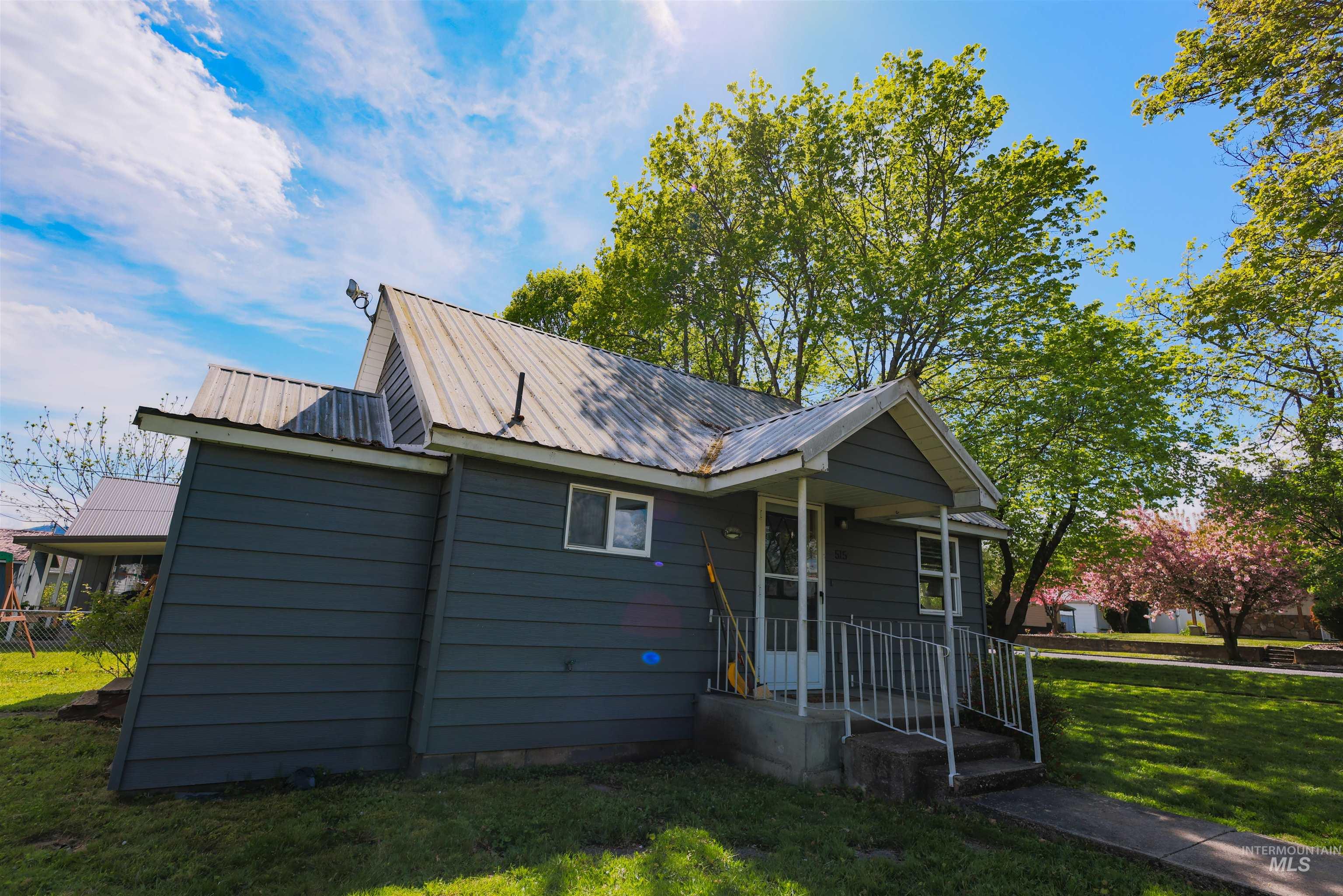 515 8th st, Kamiah, Idaho 83536, 2 Bedrooms, 1 Bathroom, Residential For Sale, Price $239,000, 98983890