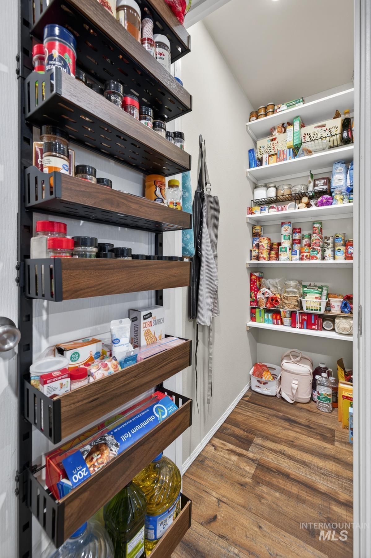 12832 Cascade Dr, Donnelly, Idaho 83615, 3 Bedrooms, 2 Bathrooms, Residential For Sale, Price $430,000,MLS 98983891