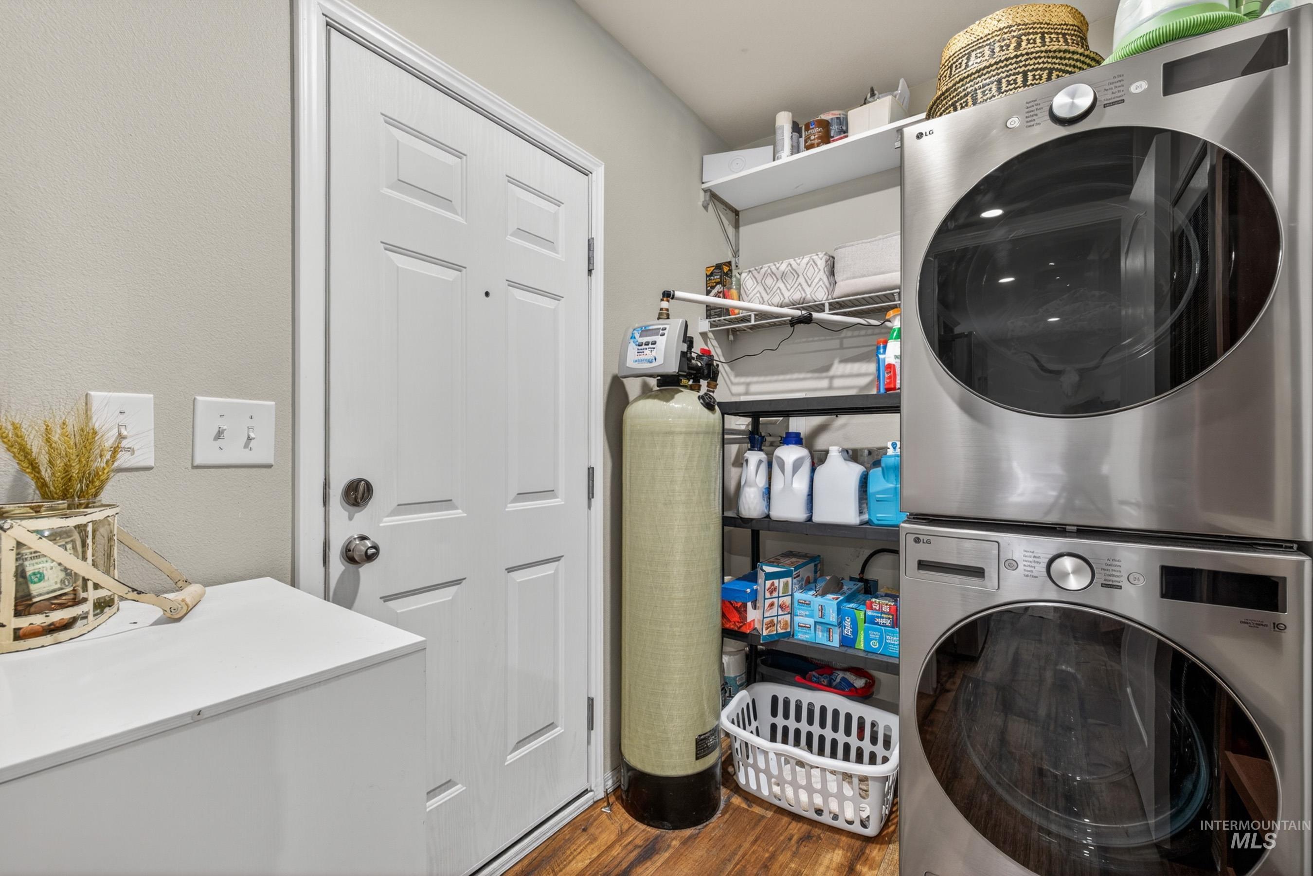 12832 Cascade Dr, Donnelly, Idaho 83615, 3 Bedrooms, 2 Bathrooms, Residential For Sale, Price $430,000,MLS 98983891