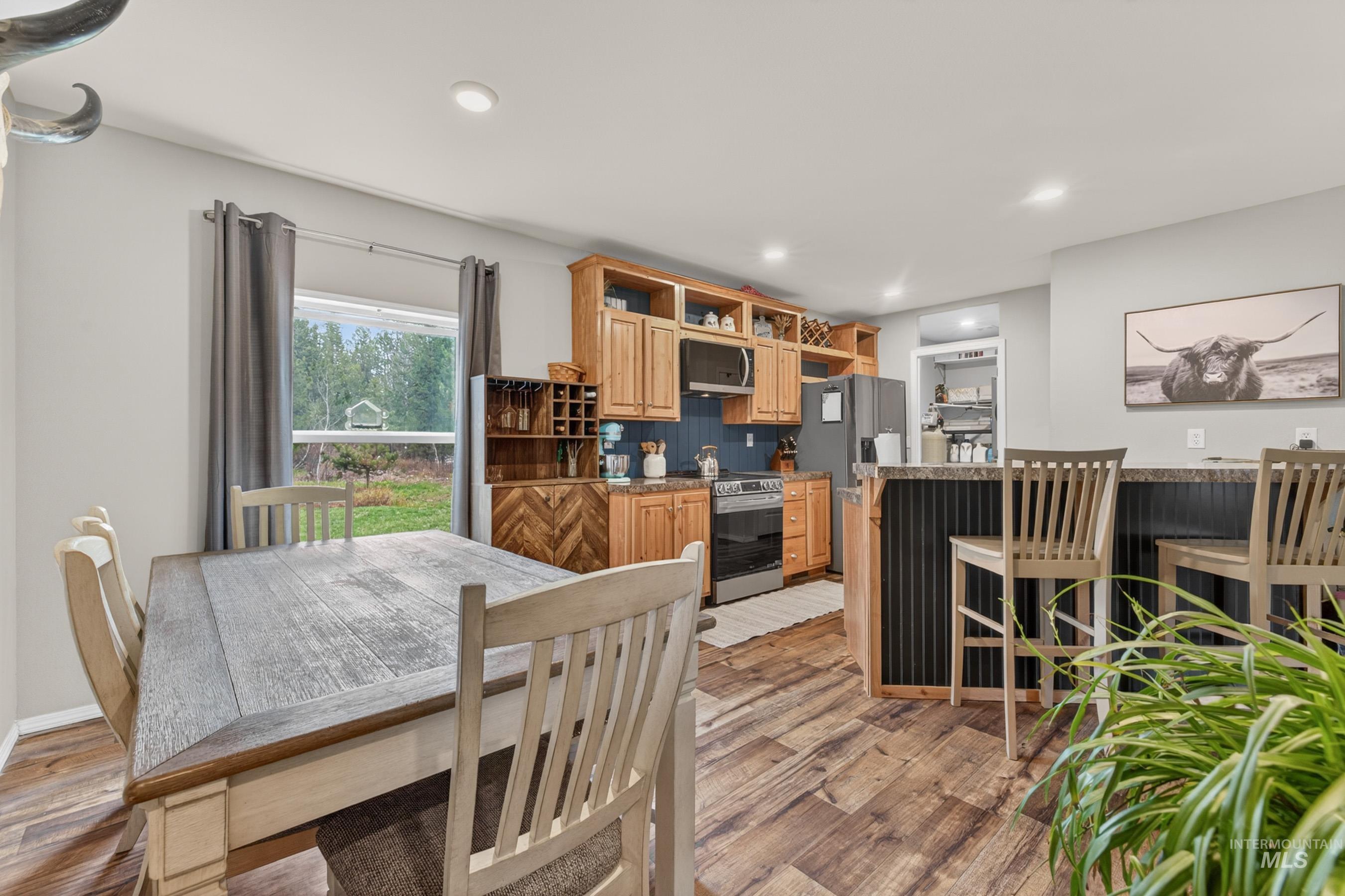 12832 Cascade Dr, Donnelly, Idaho 83615, 3 Bedrooms, 2 Bathrooms, Residential For Sale, Price $430,000,MLS 98983891