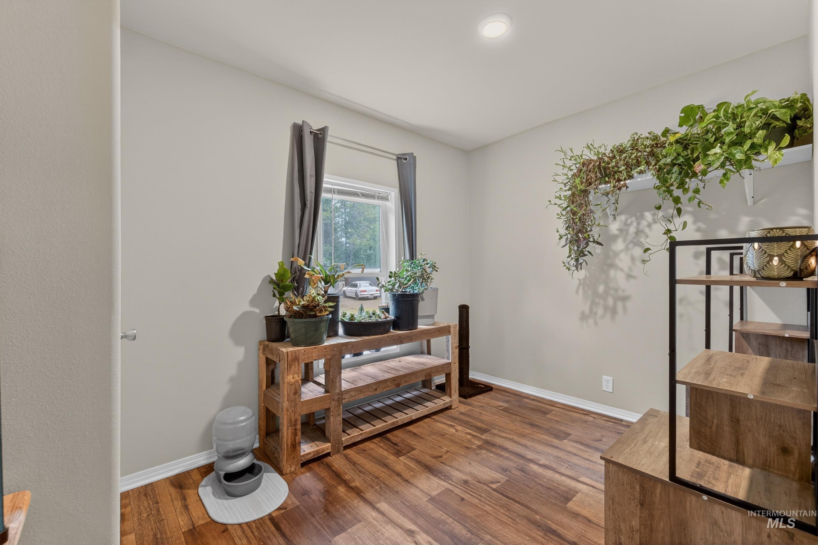 12832 Cascade Dr, Donnelly, Idaho 83615, 3 Bedrooms, 2 Bathrooms, Residential For Sale, Price $430,000,MLS 98983891